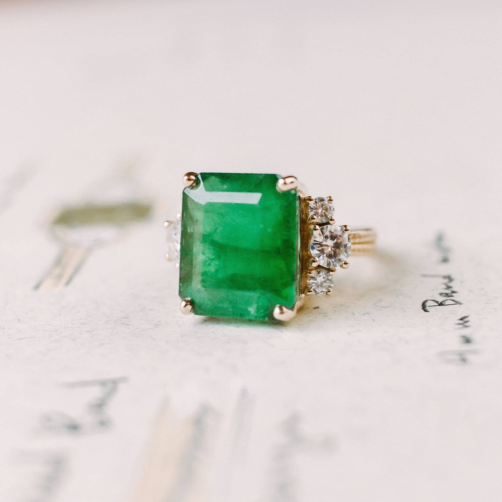 ART DECO EMERALD STATEMENT