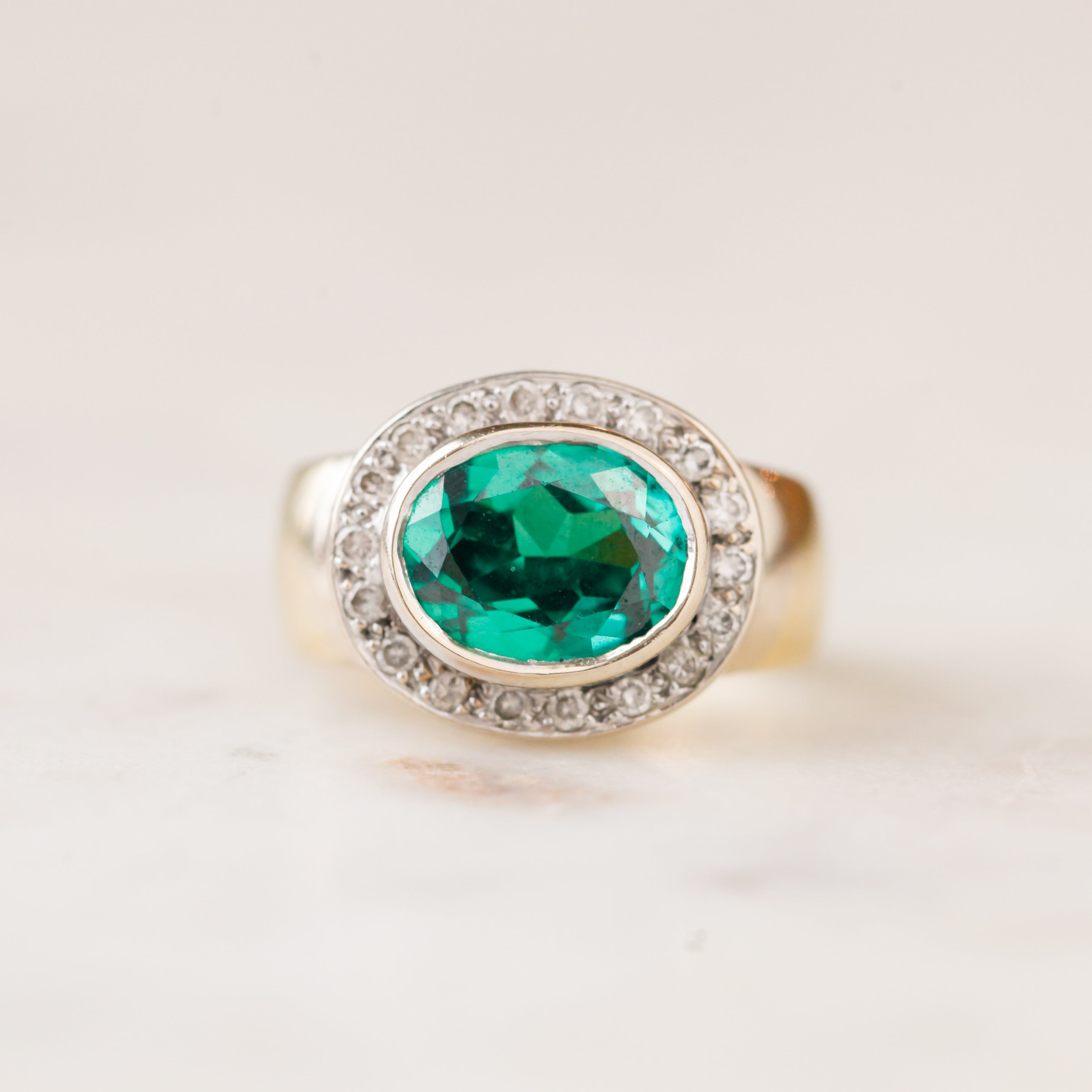 Vale Tux Ring
