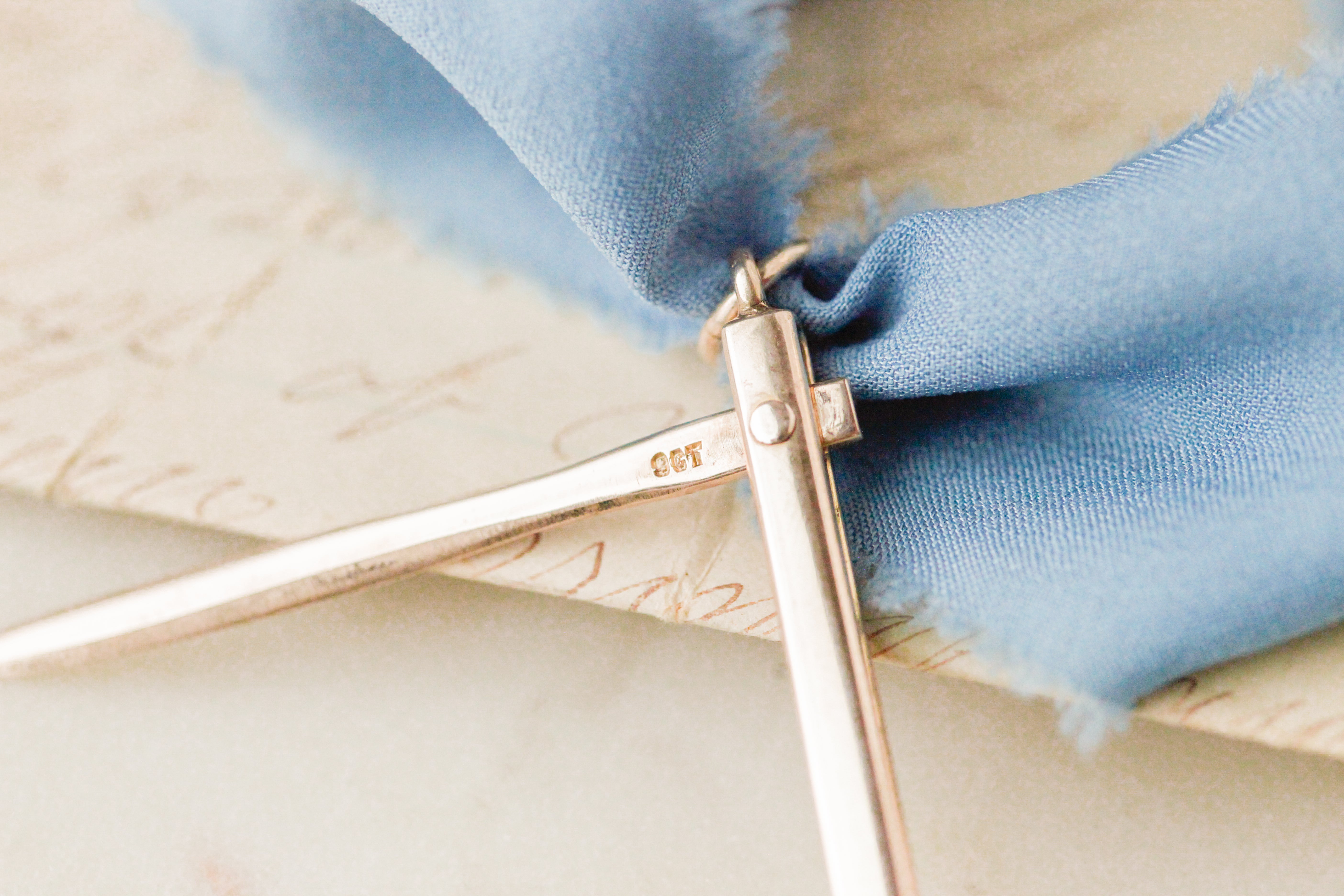 Horace 9k Gold Toothpick Charm