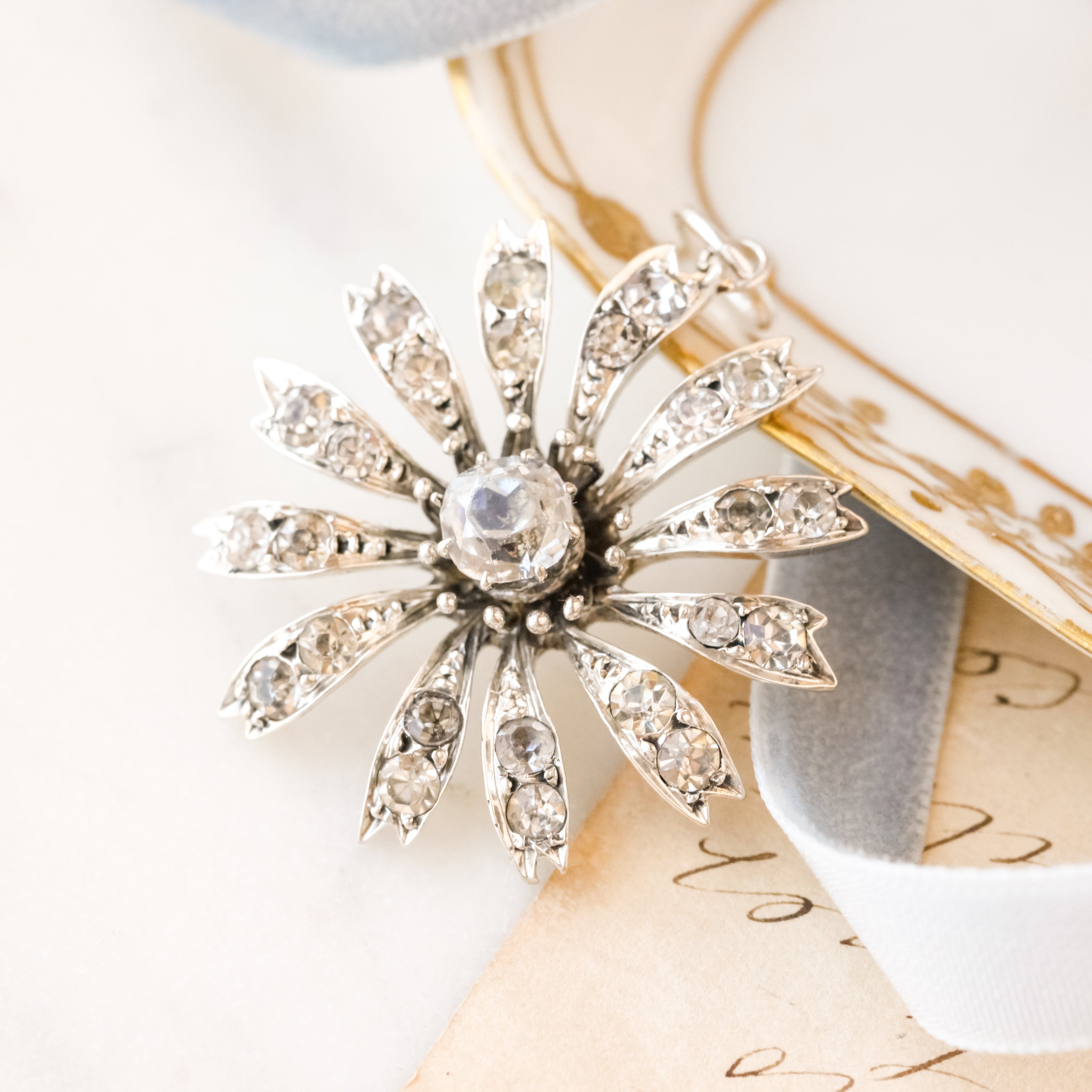 Daisy Edwardian Pendant