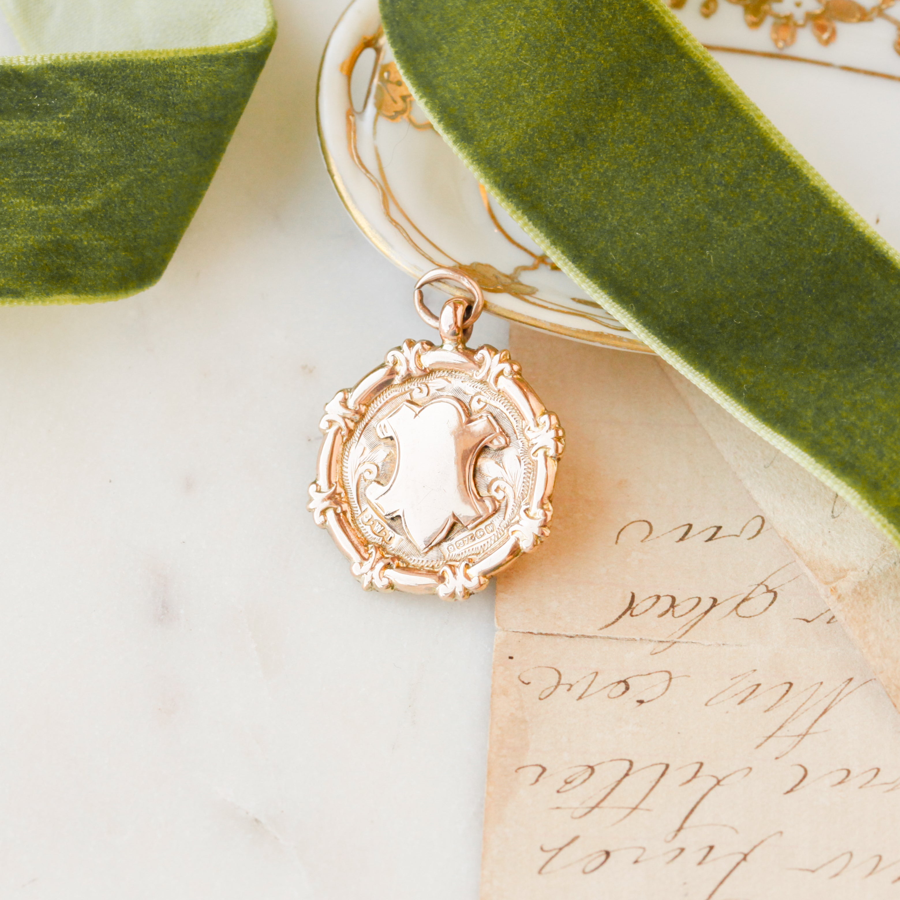 Lacie Antique 9k Medallion