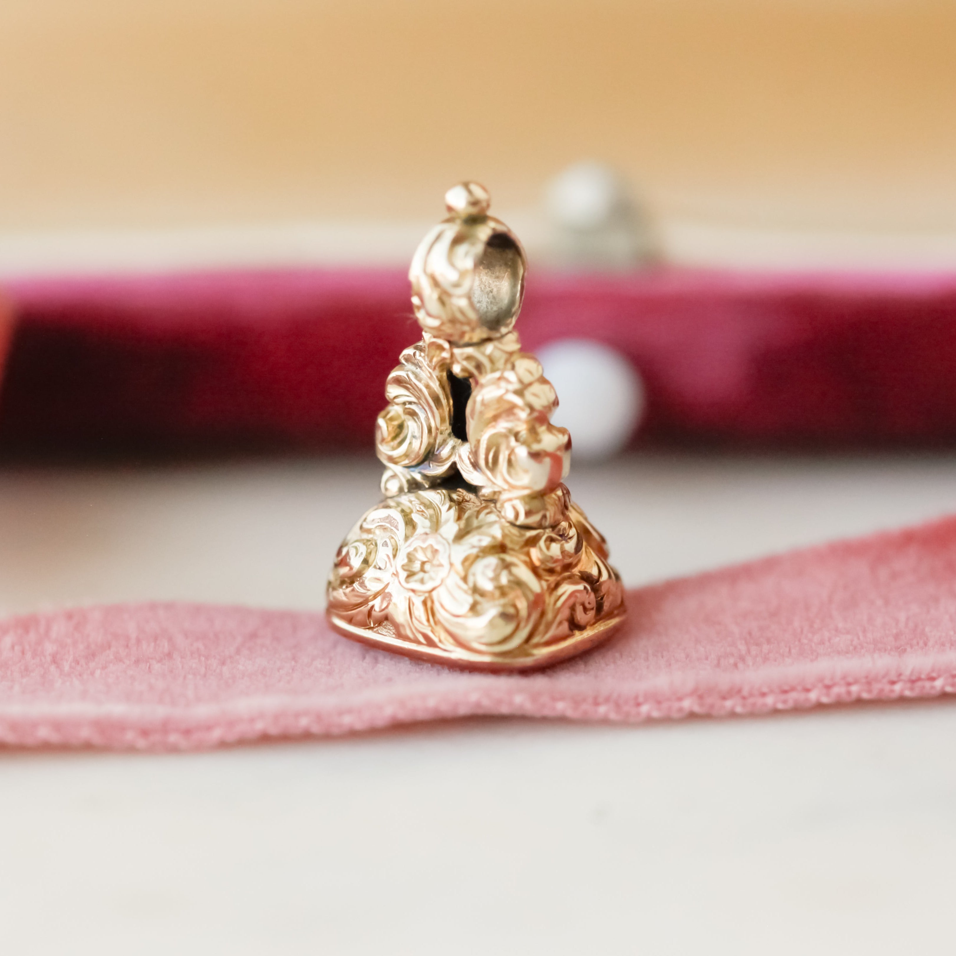 Victorian "G" Seal