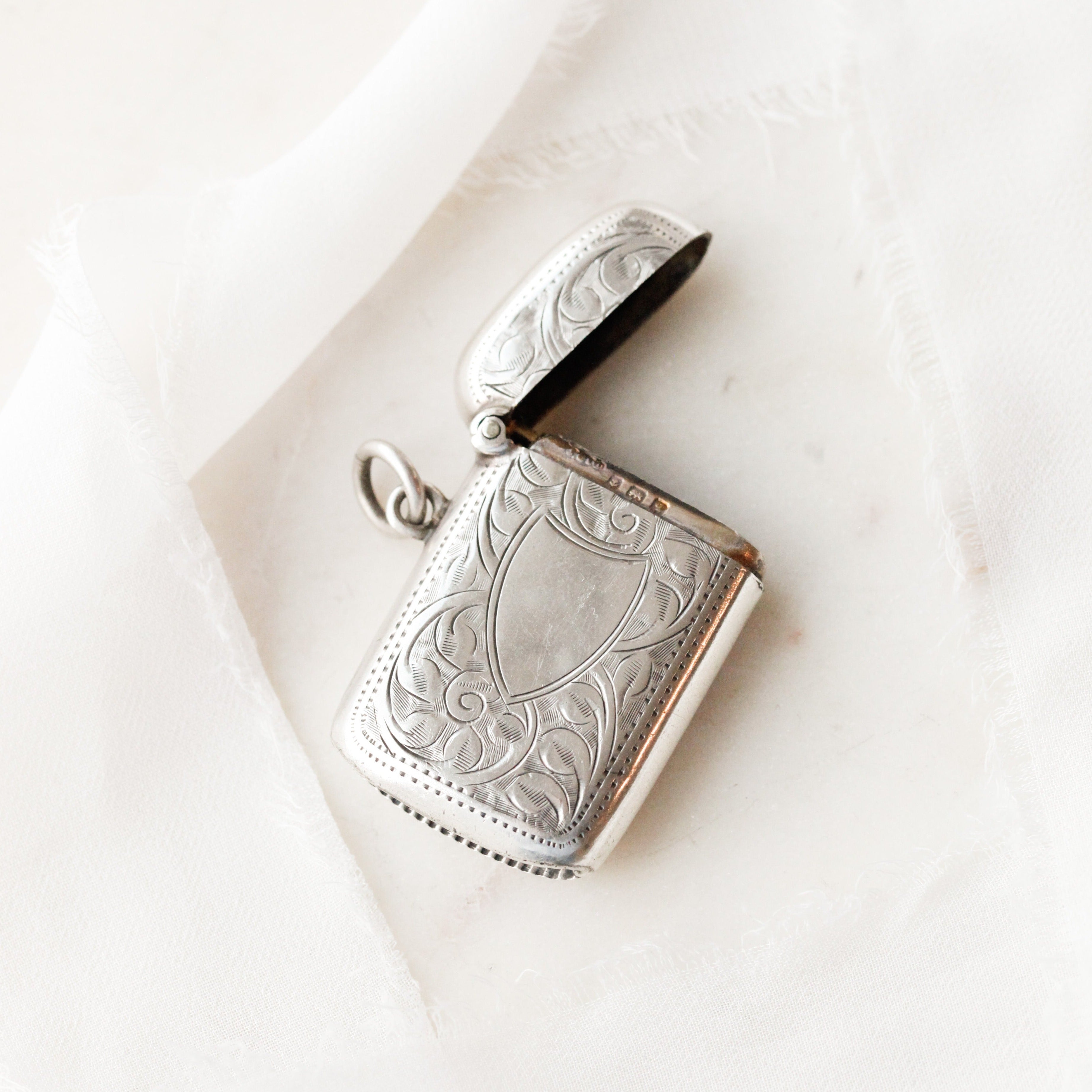 Roger Engraved Vesta Case