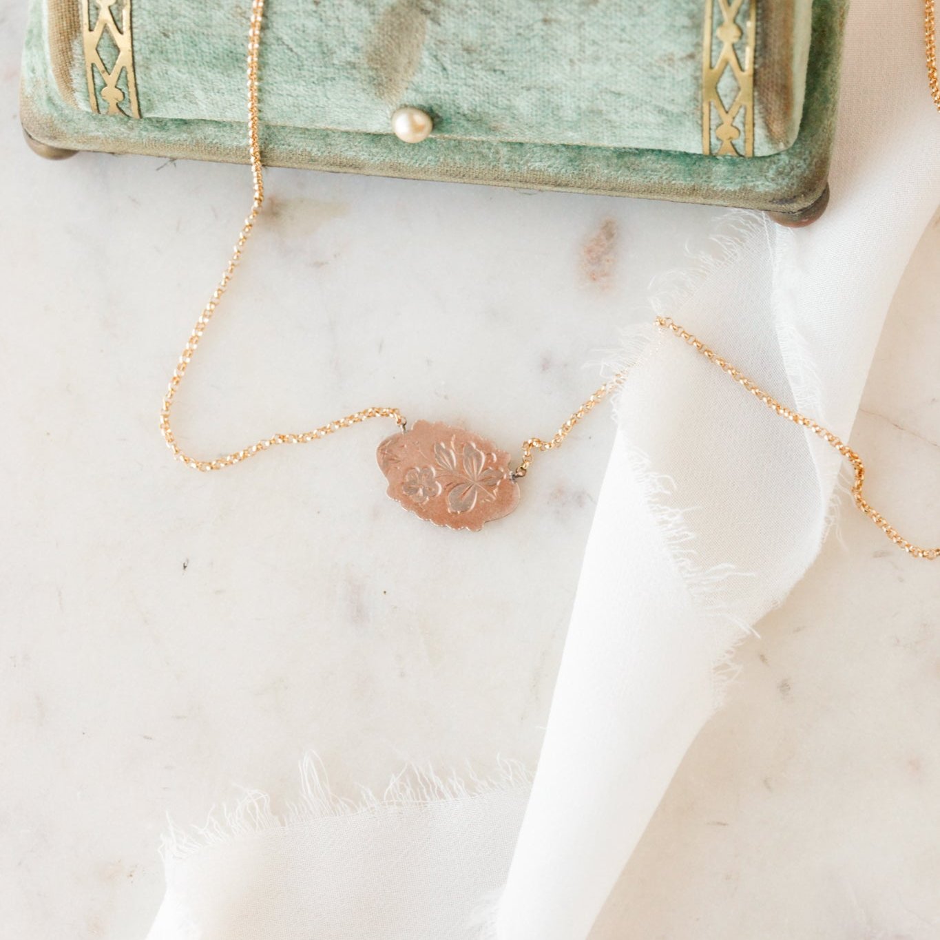 Aimé Floral Pendant
