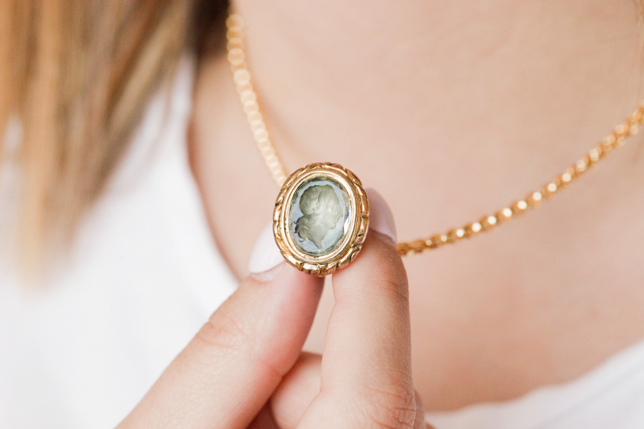 Elizabeth Intaglio Pendant