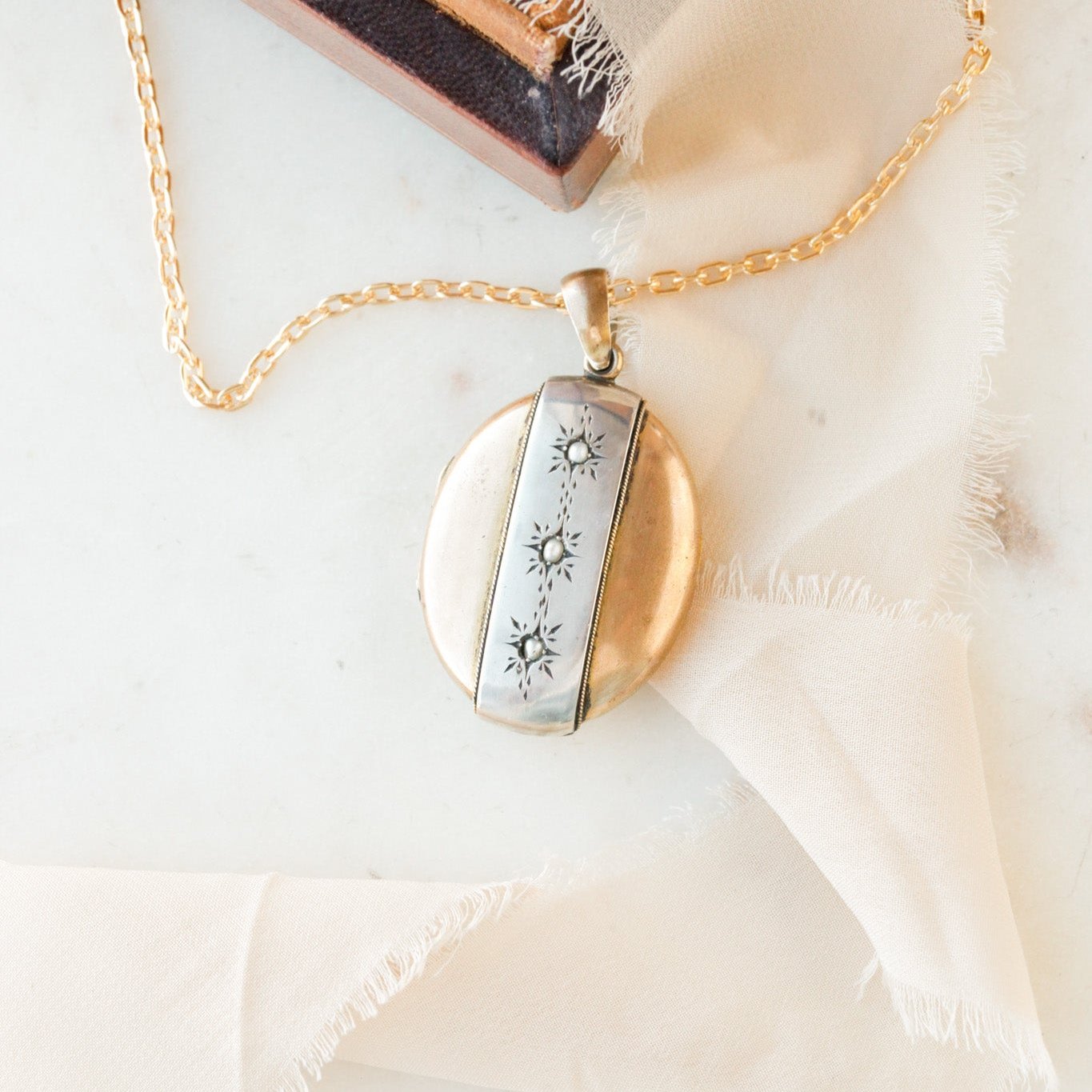 Daurier Celestial Pearl Locket
