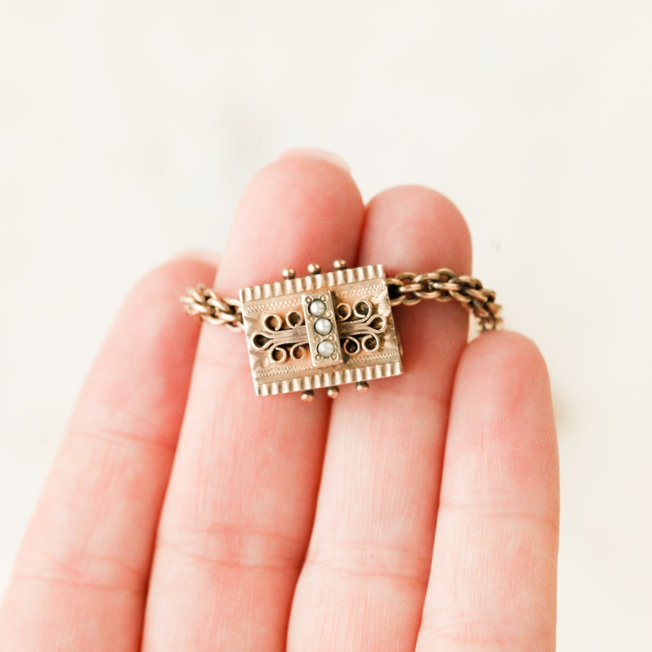 Amyes Pearl Pendant