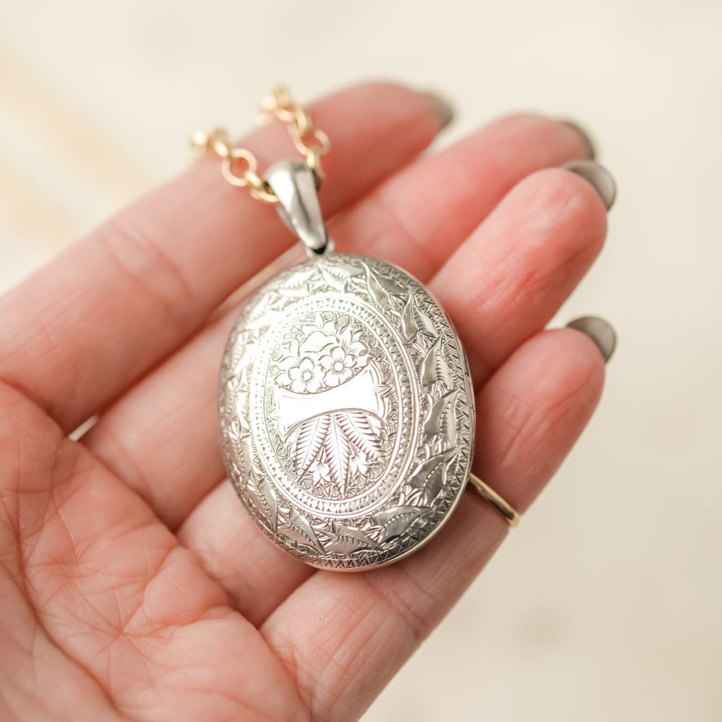 Nadia Engraved Silver Locket – Glen & Effie