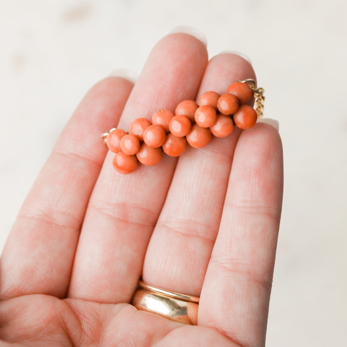 Vesarice Coral Pendant