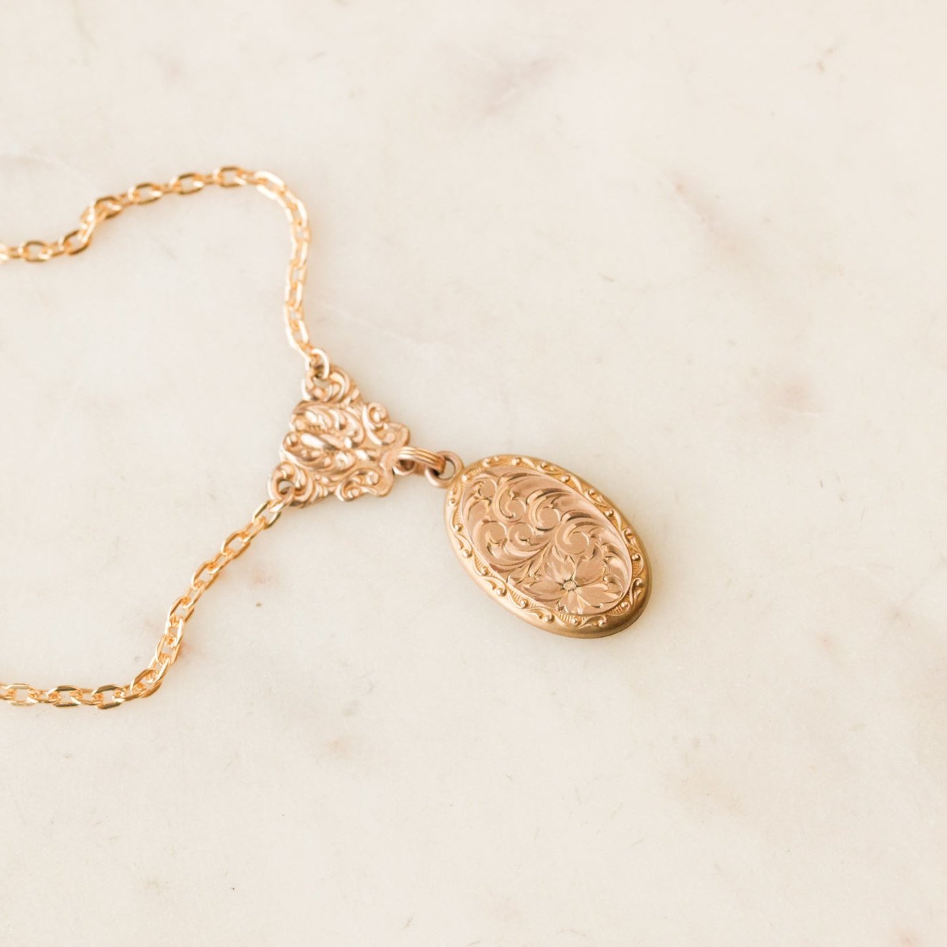 Havalle Floral Locket