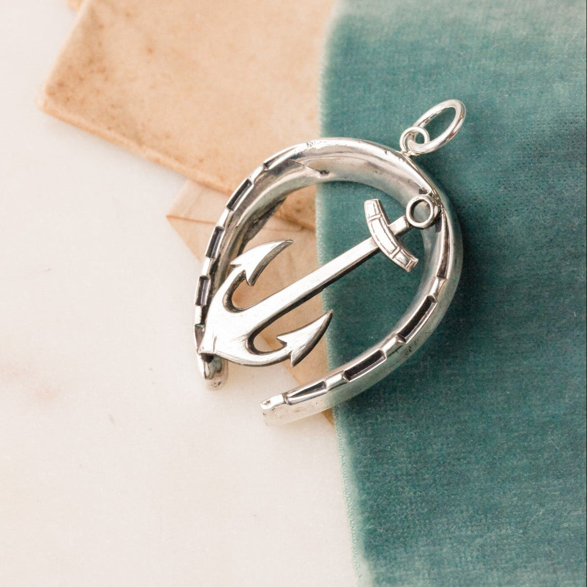 Marina Victorian Anchor & Horseshoe Good Luck Pendant
