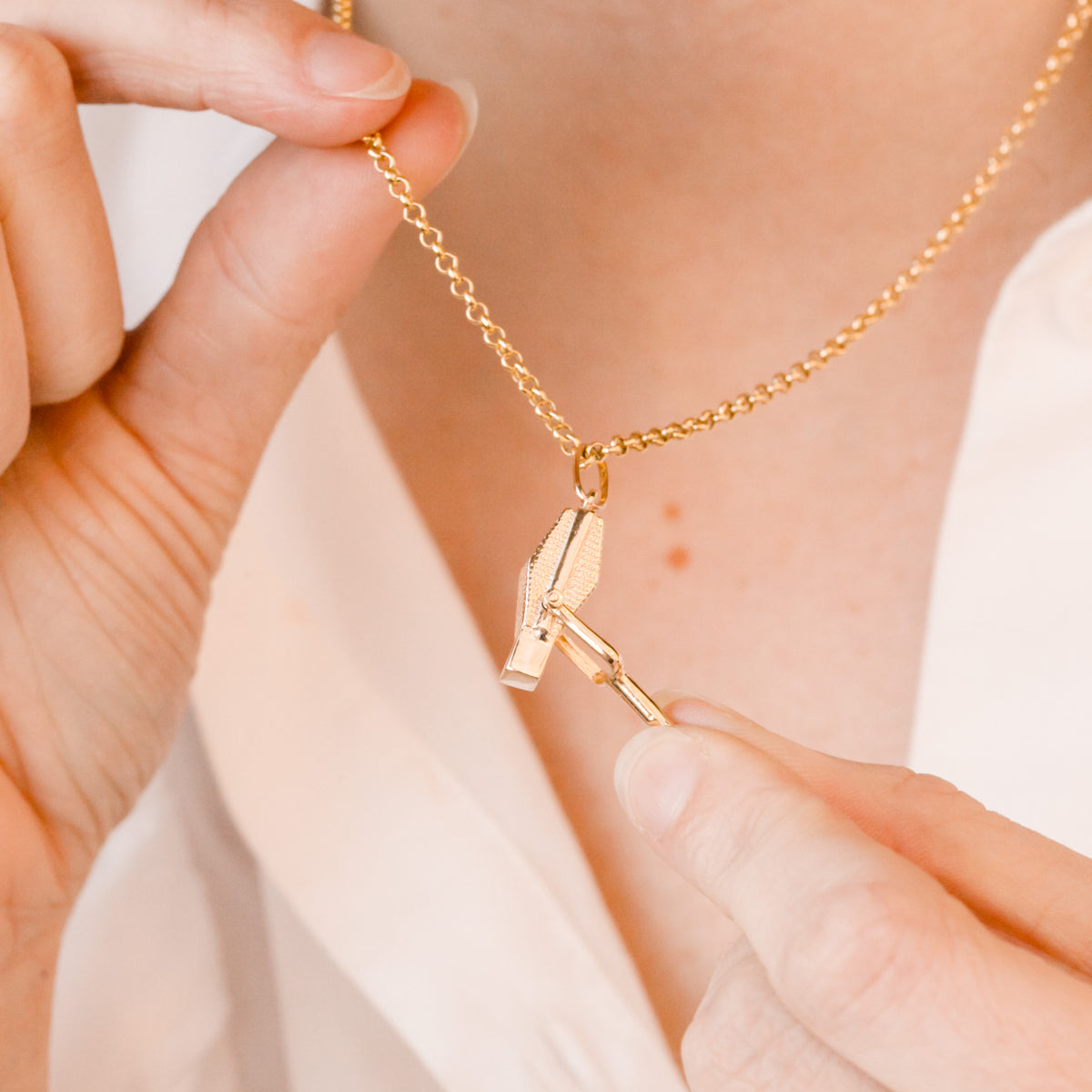 14k Articulating Microphone Charm