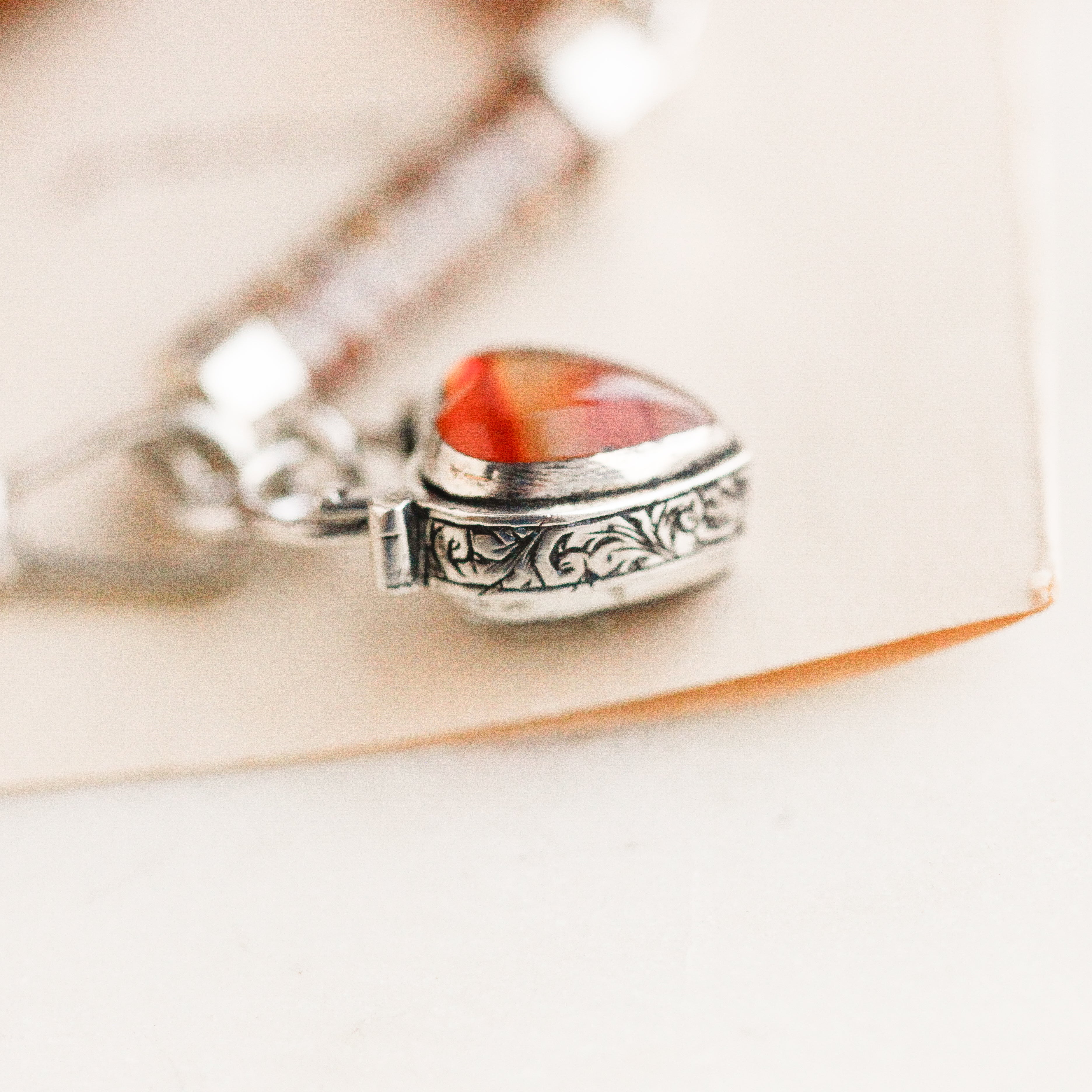 Lover's Agate Locket Necklace