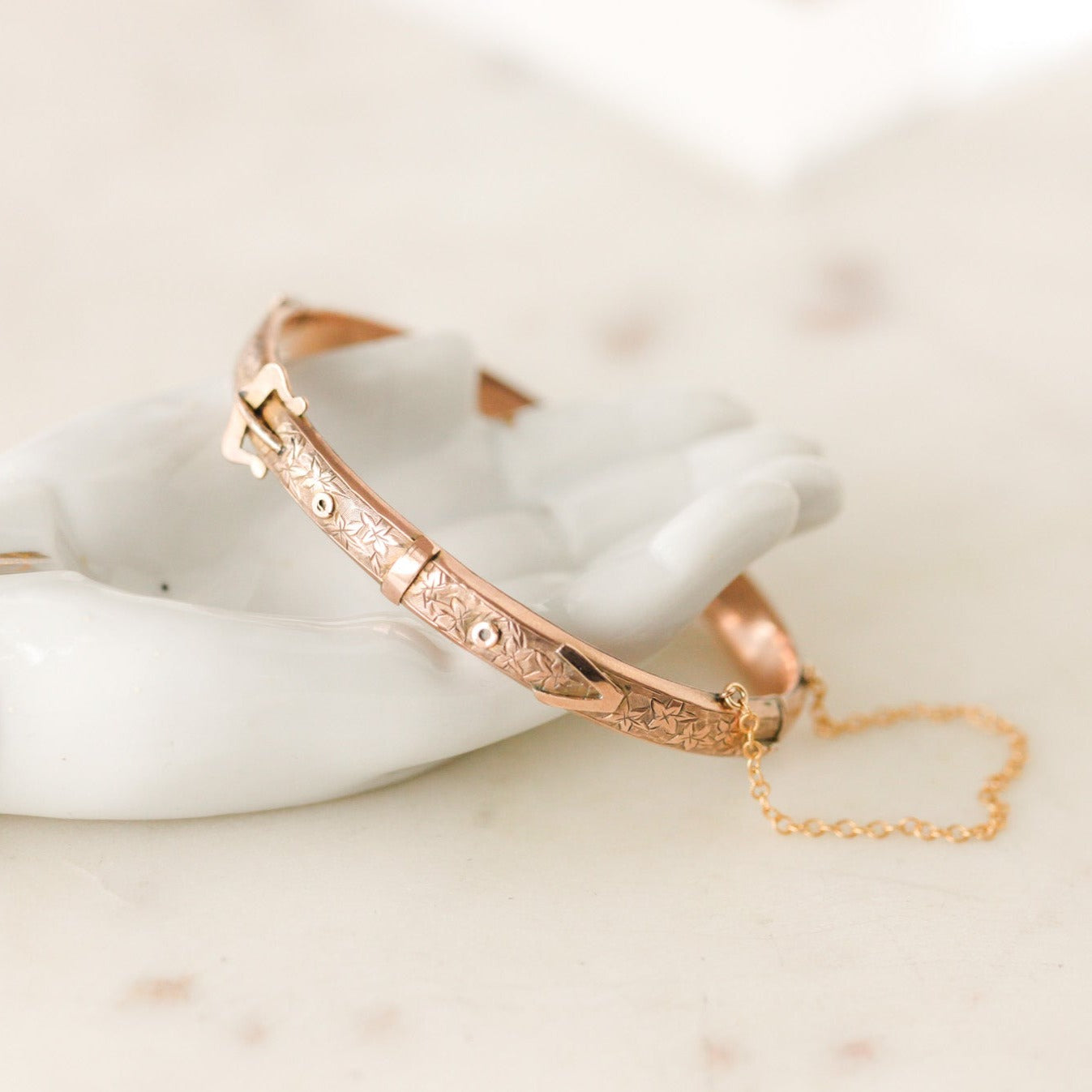 Elloris Buckle Bangle