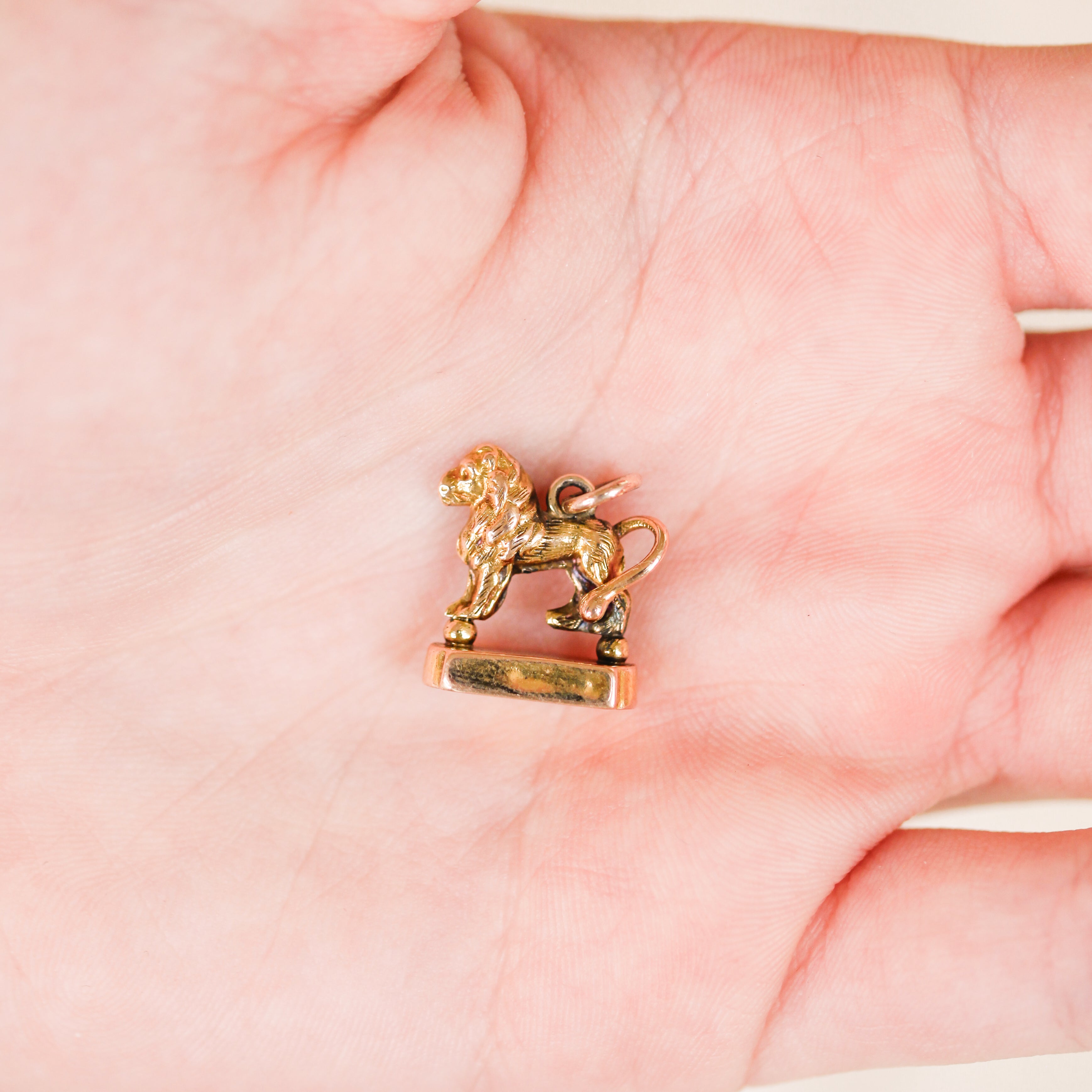 Arch Gold Lion Pendant