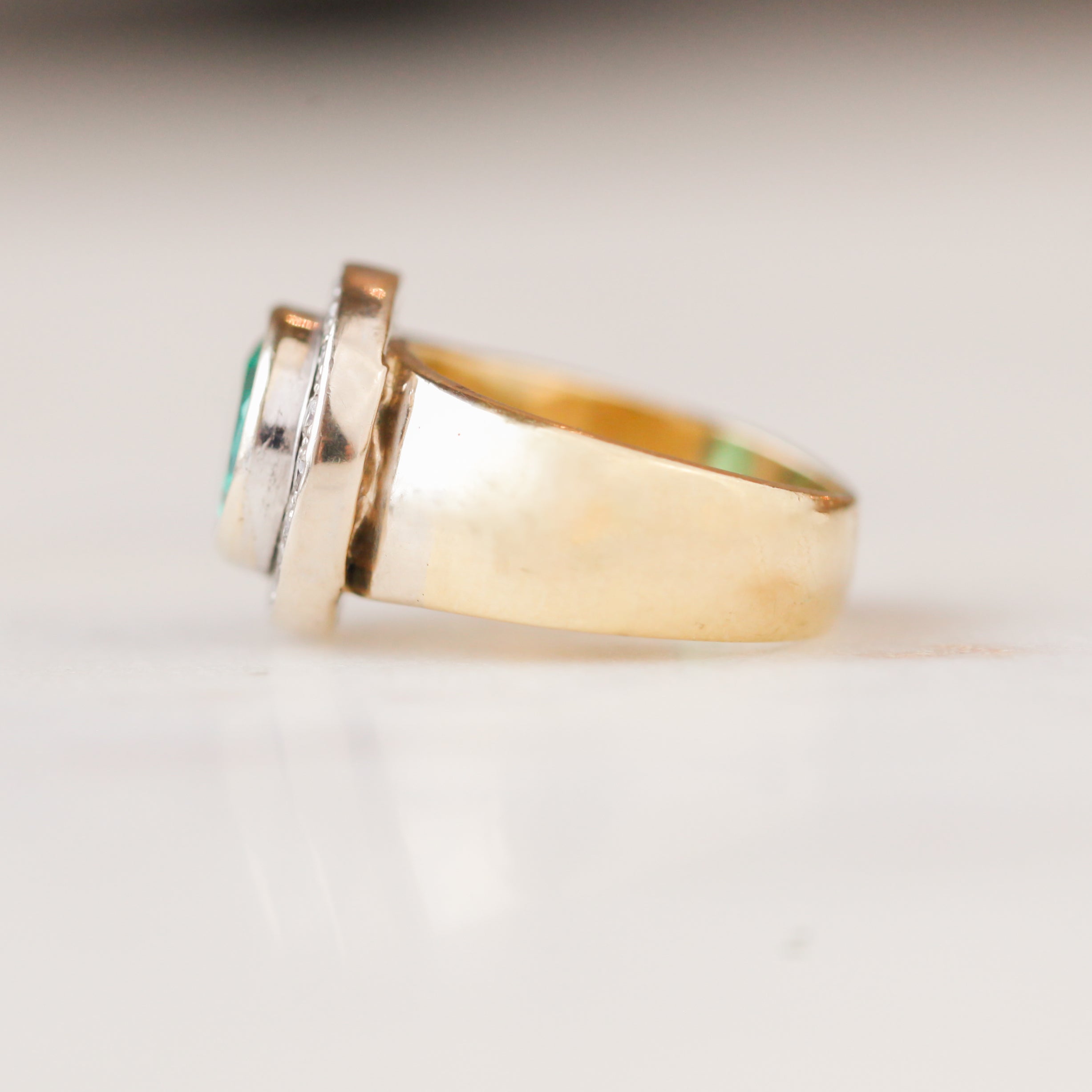 Vale Tux Ring
