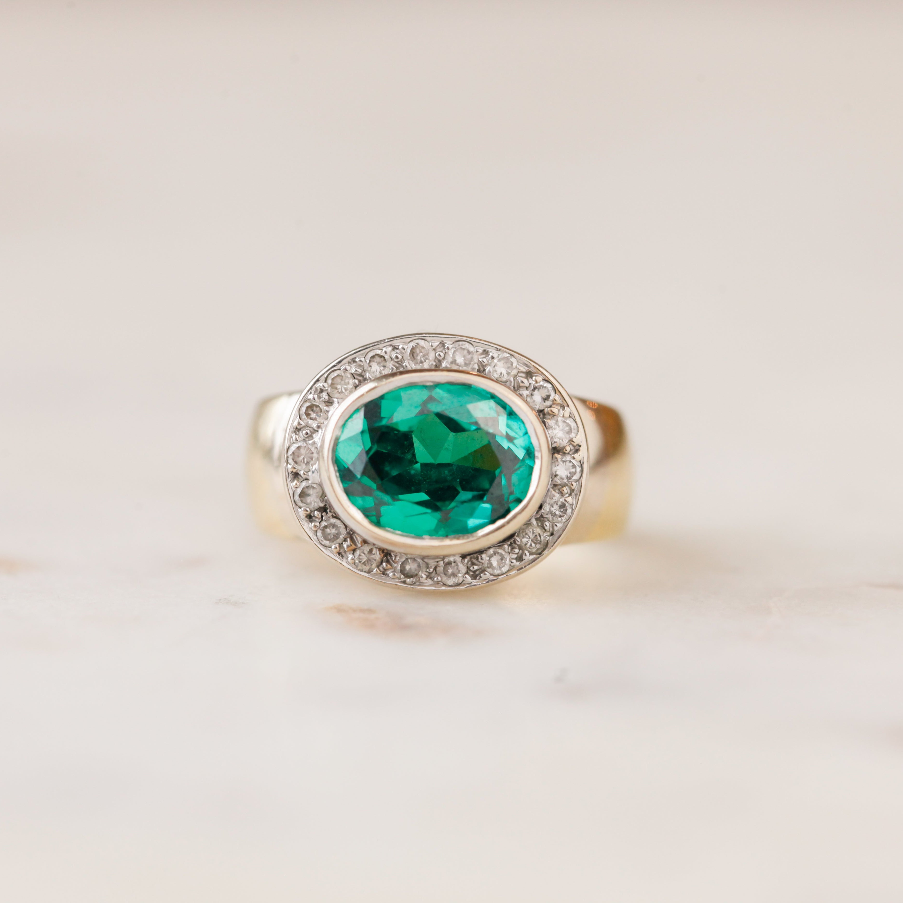 Vale Tux Ring