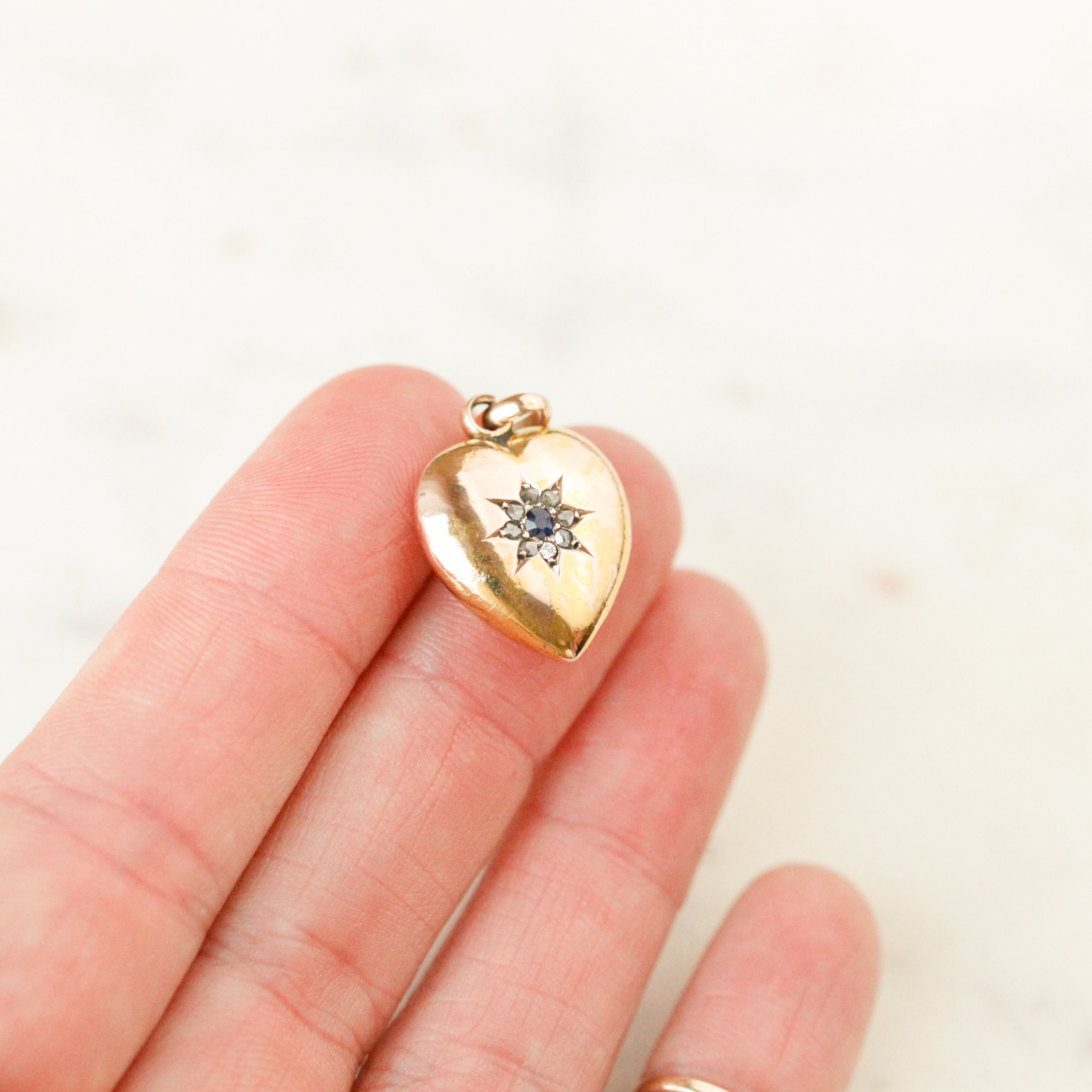Constance 15k Heart Charm