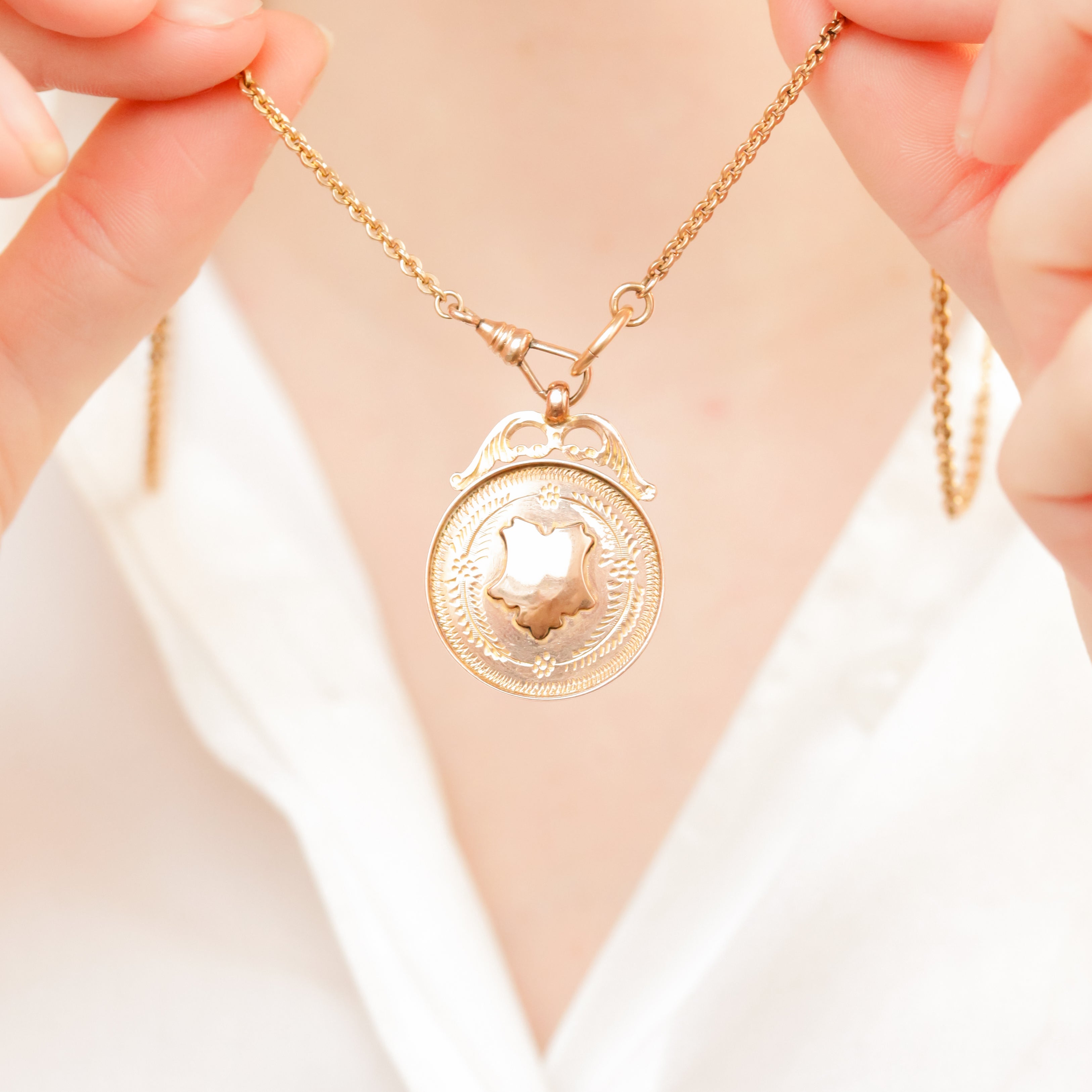 Domino 9k Gold Medallion