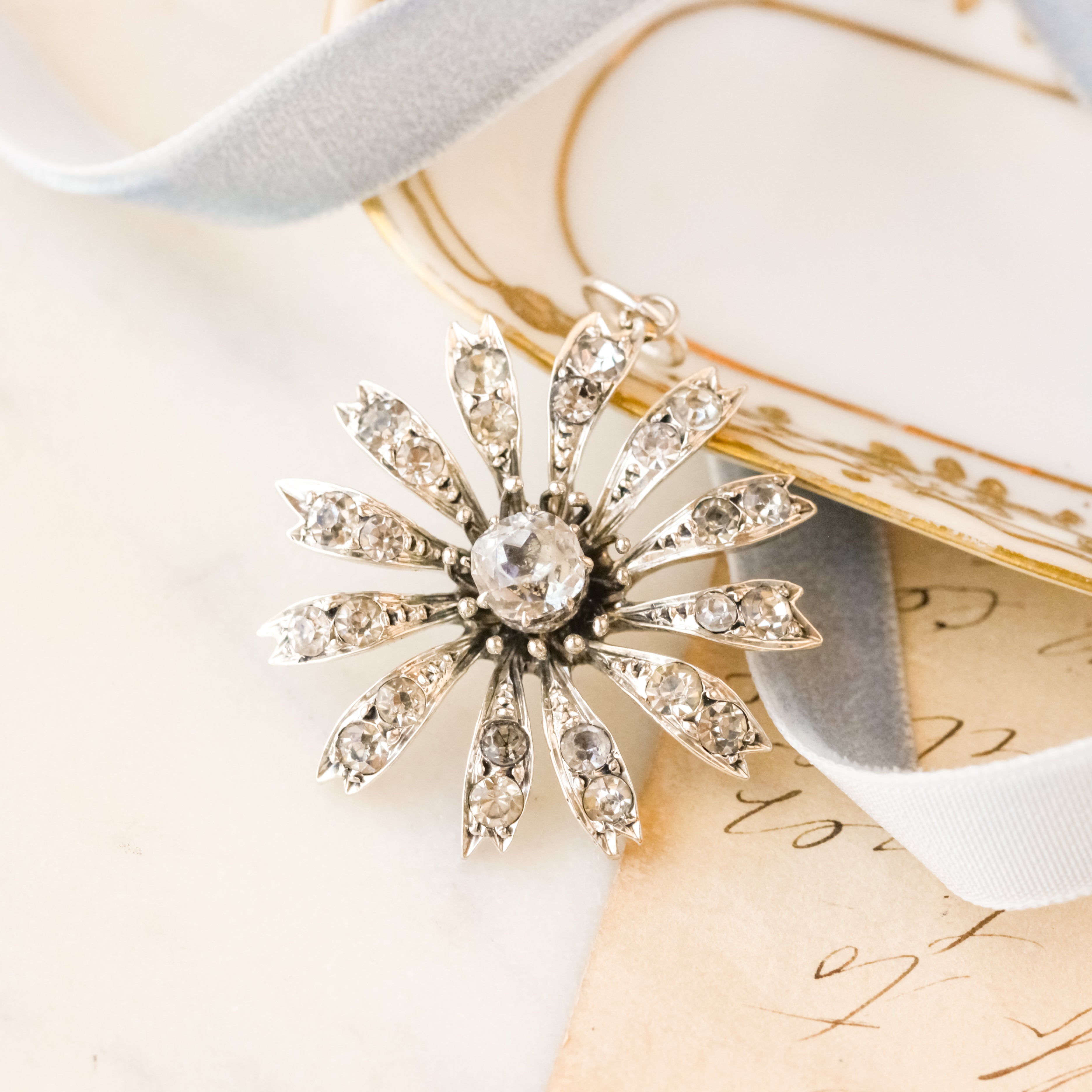 Daisy Edwardian Pendant