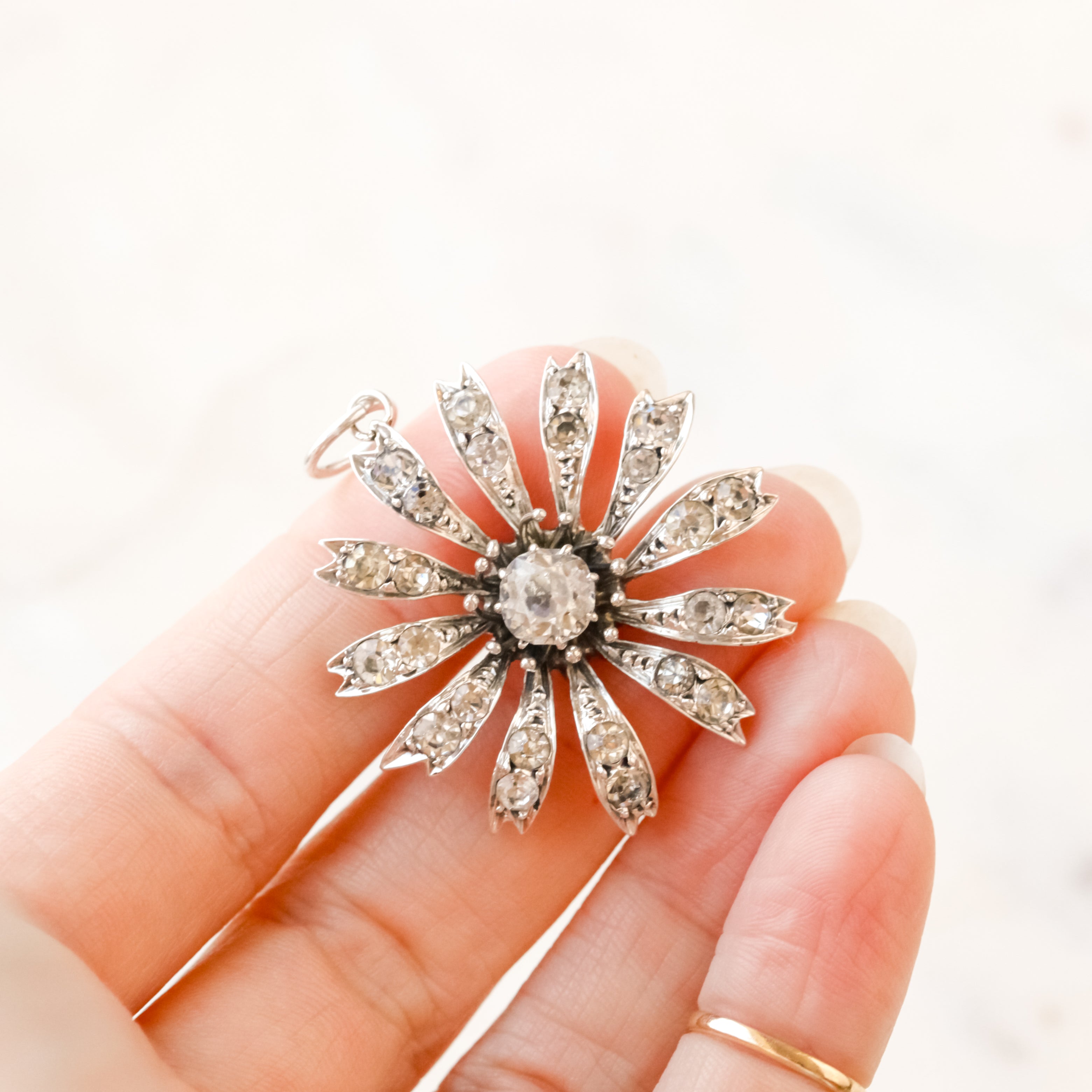 Daisy Edwardian Pendant