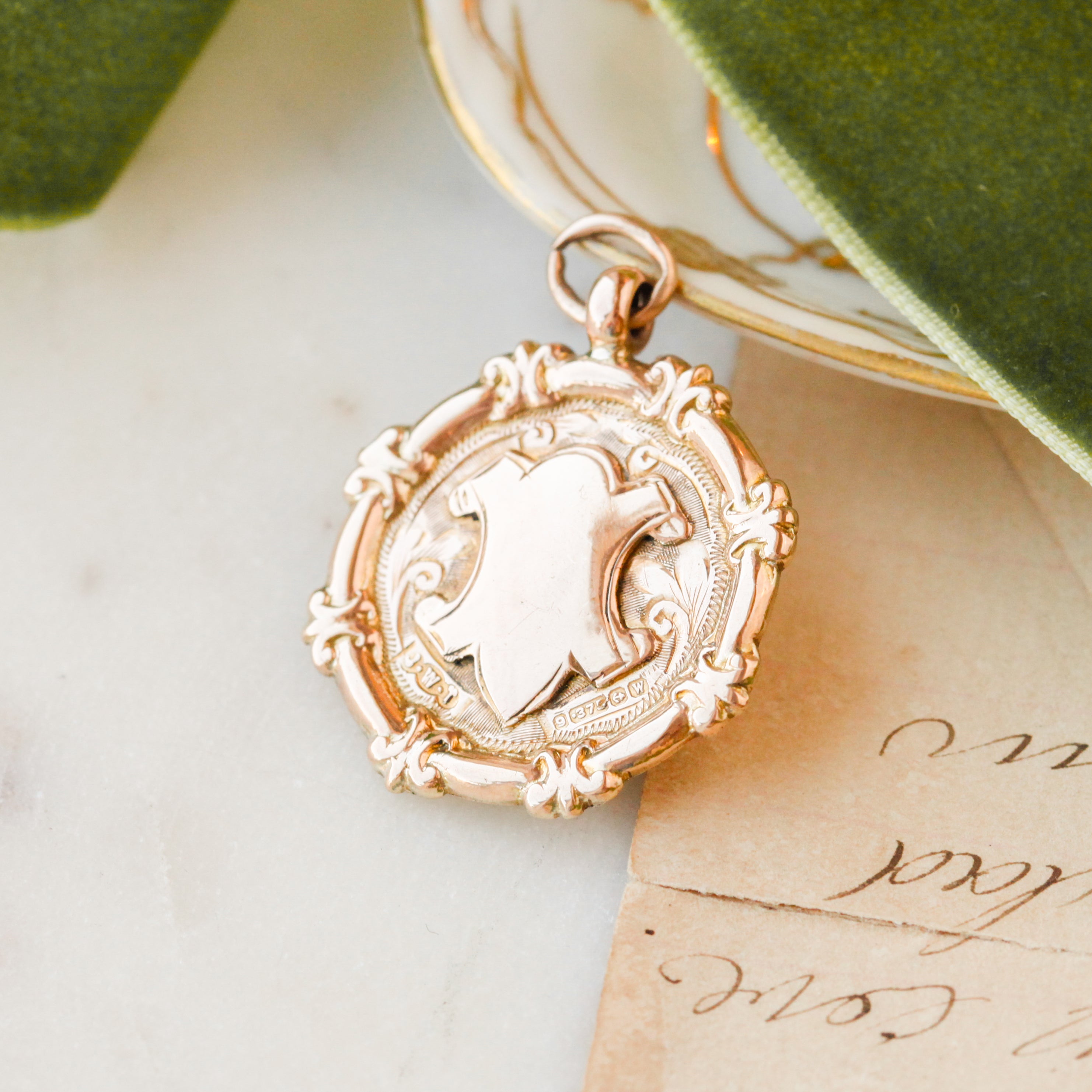Lacie Antique 9k Medallion