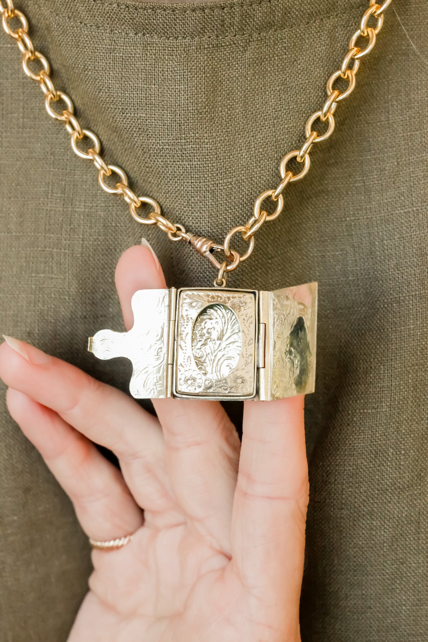 Hana Hinged Book Locket