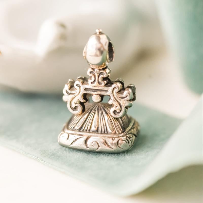 Vincent Chalcedony Fob