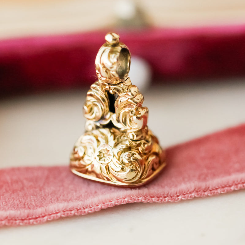 Victorian "G" Seal