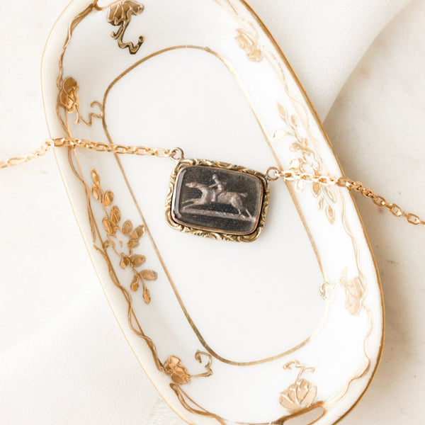 Vito Racehorse Pendant