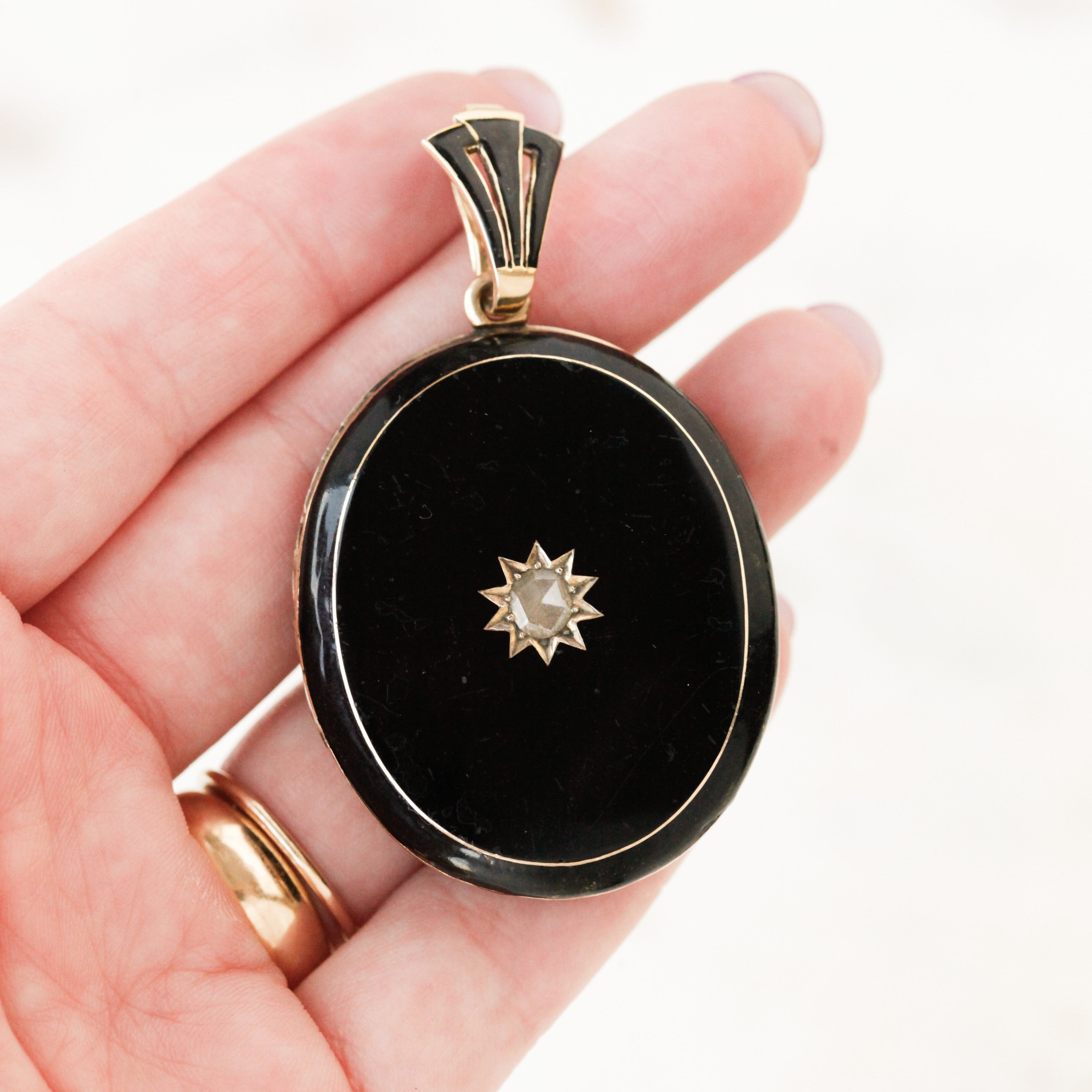 Rossi Norwich Deco Locket