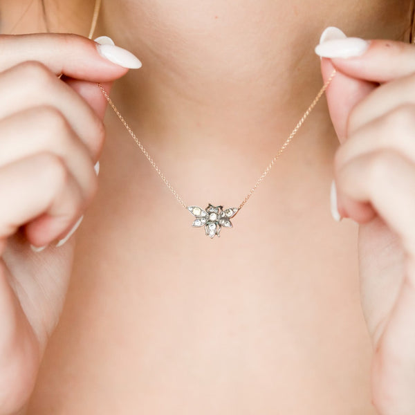 Léonie Bee Pendant