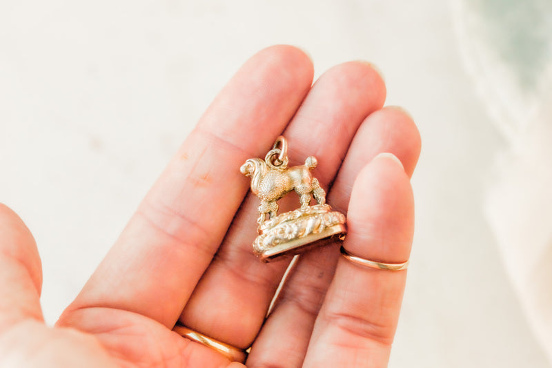 Petite Vienna Pendant