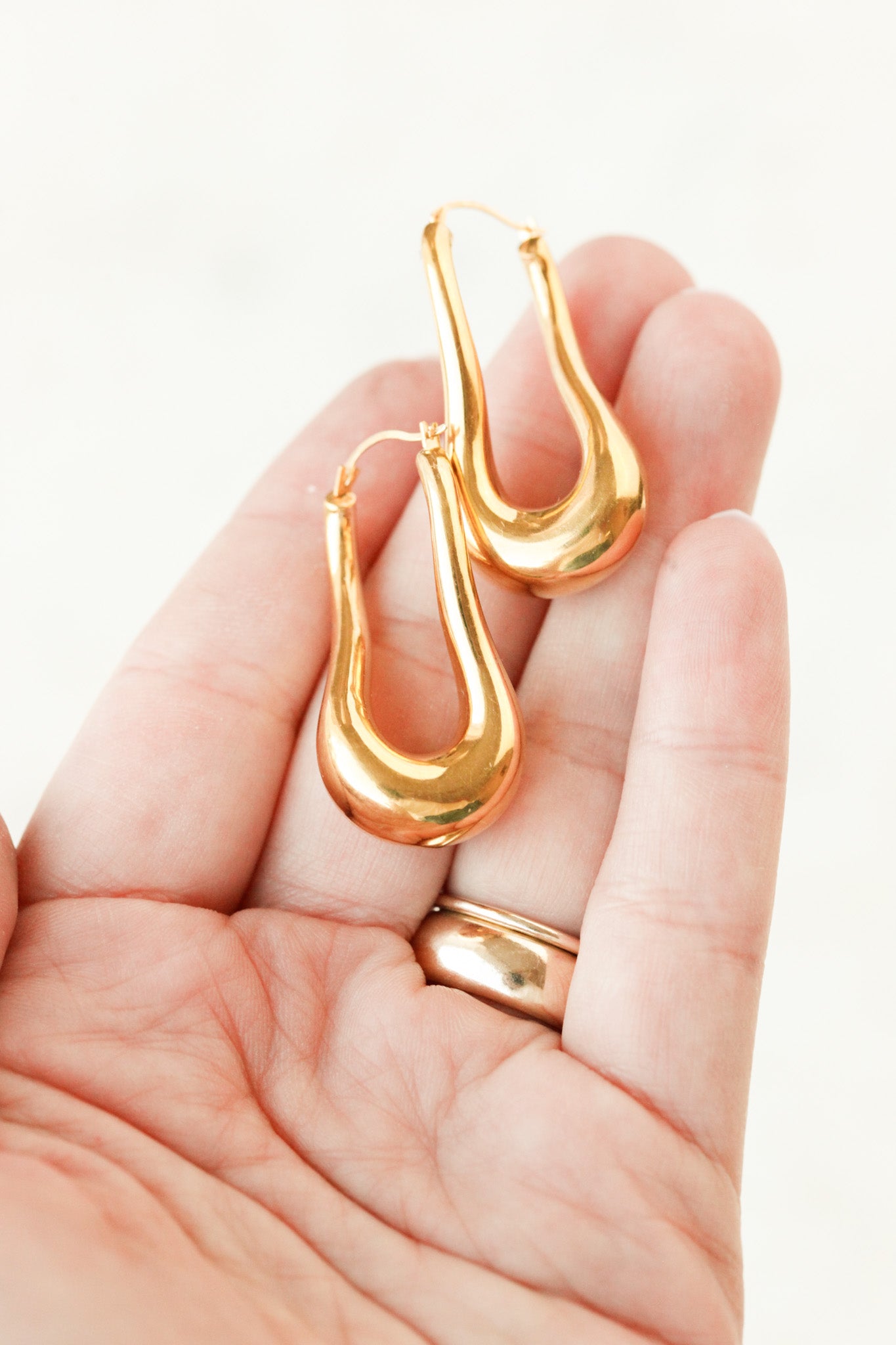 Modern Hugo 14k Gold Earrings