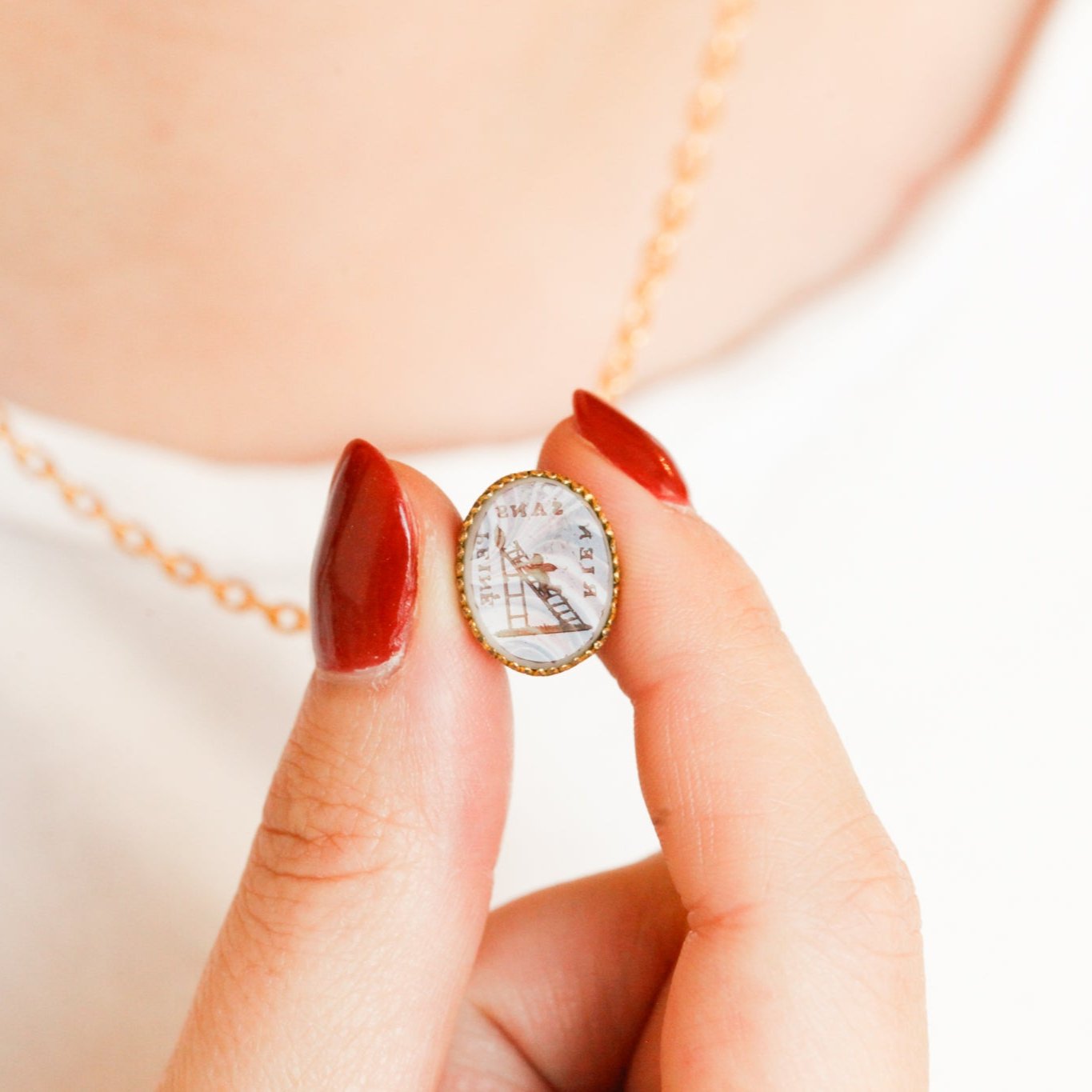 French "Nothing Without Effort" Intaglio Pendant