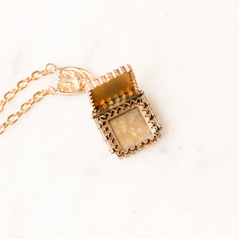 Verna Cameo Locket