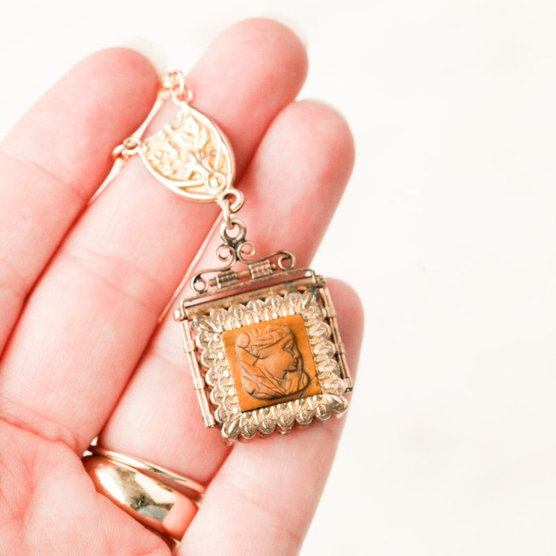 Verna Cameo Locket