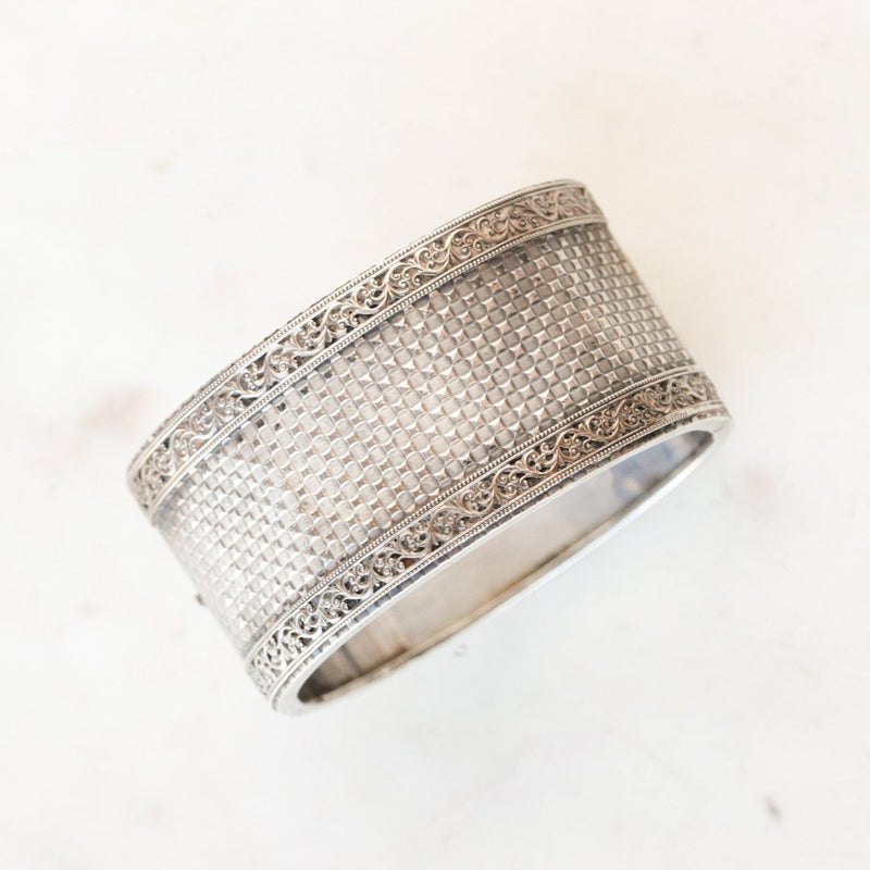 Conried Silver Bangle