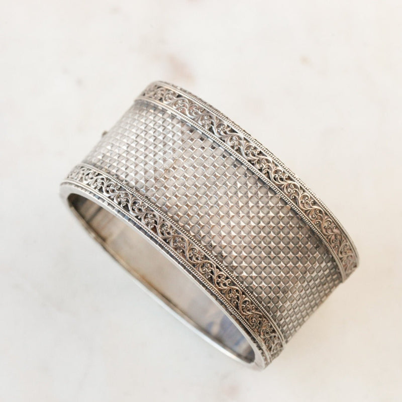 Conried Silver Bangle