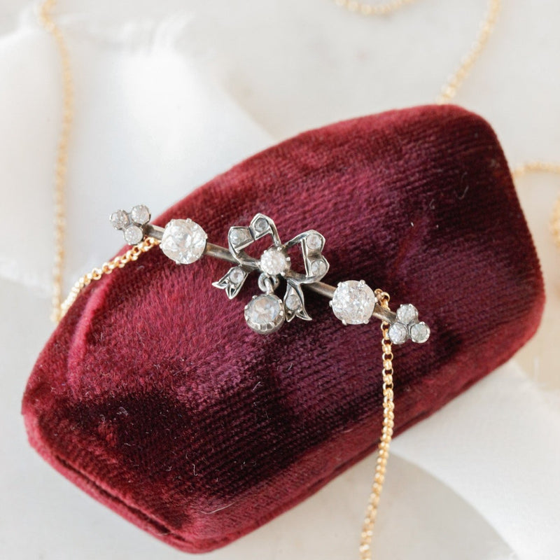 Lara Deco Bow Pendant