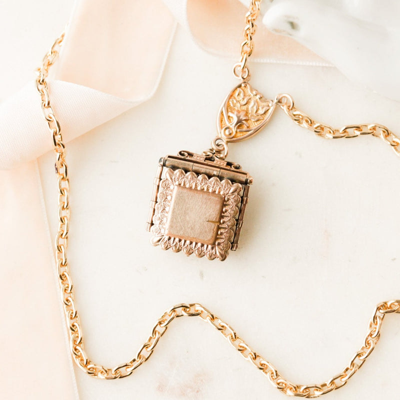 Verna Cameo Locket
