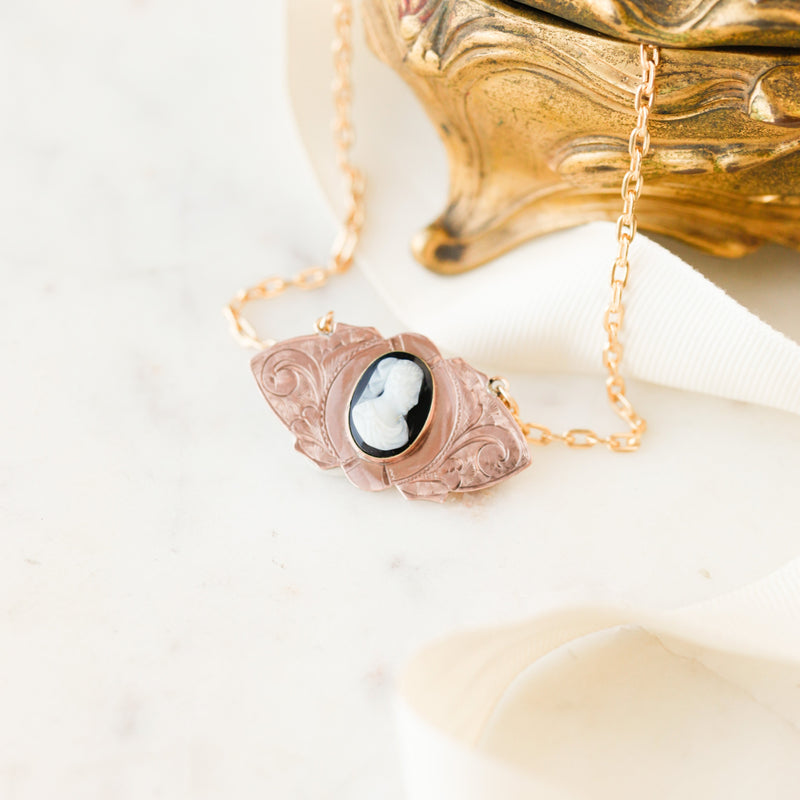 Valencia Cameo Pendant