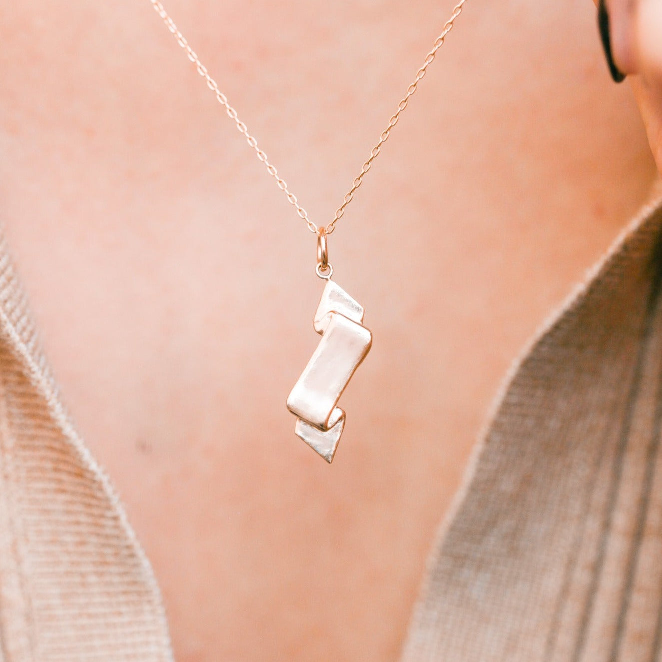 Ribbon Charm