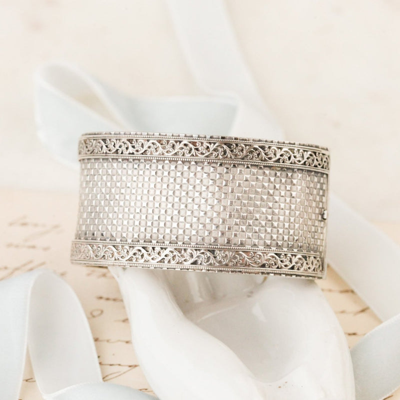 Conried Silver Bangle