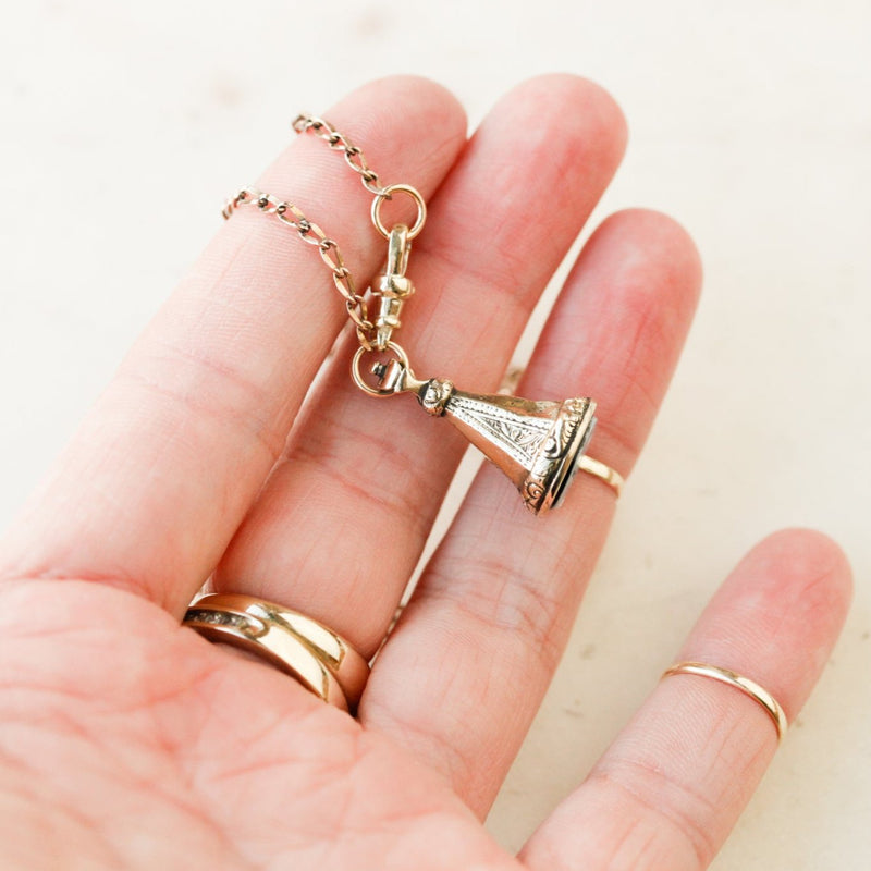Petite Cross Seal