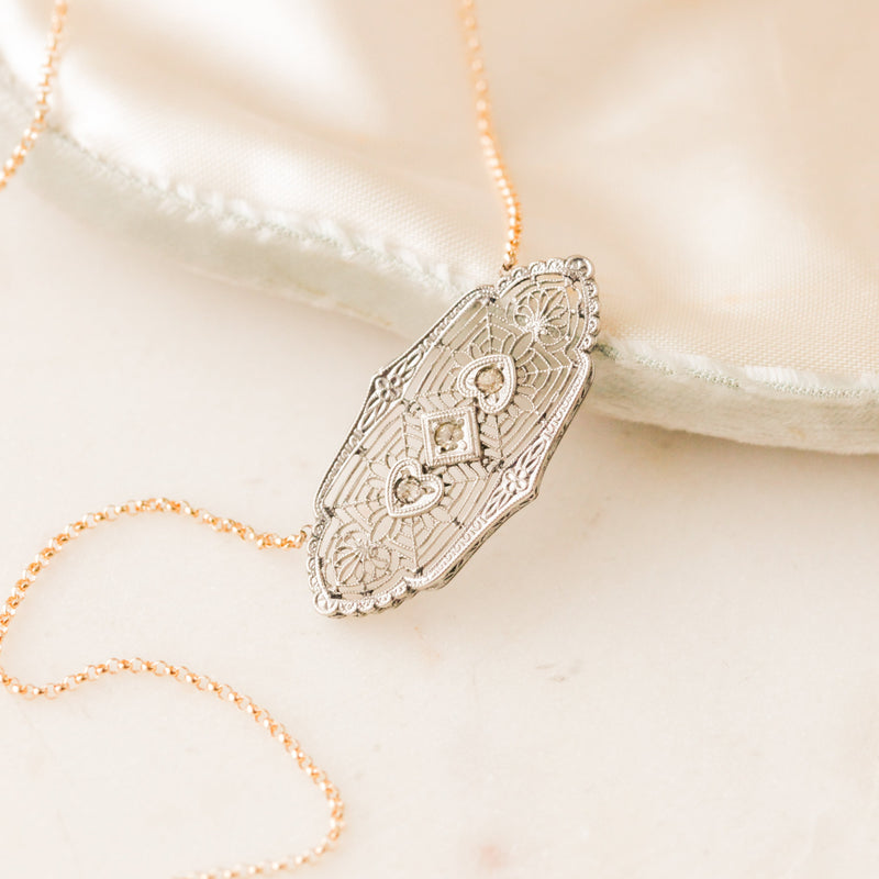 Finnie Deco Pendant