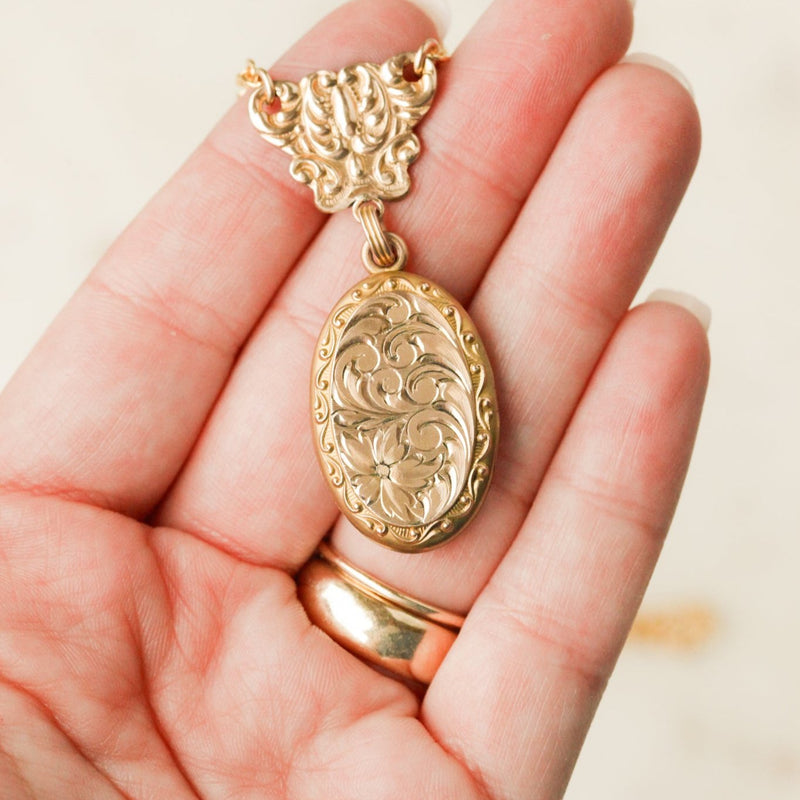 Havalle Floral Locket