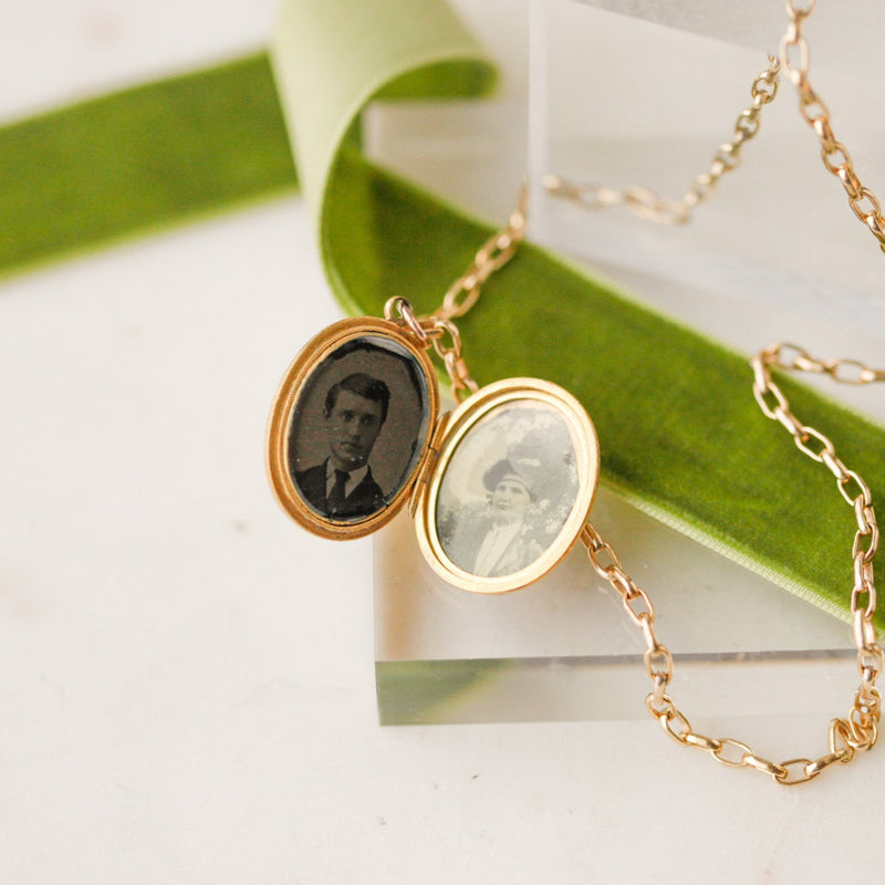 Léontine Wreath Locket