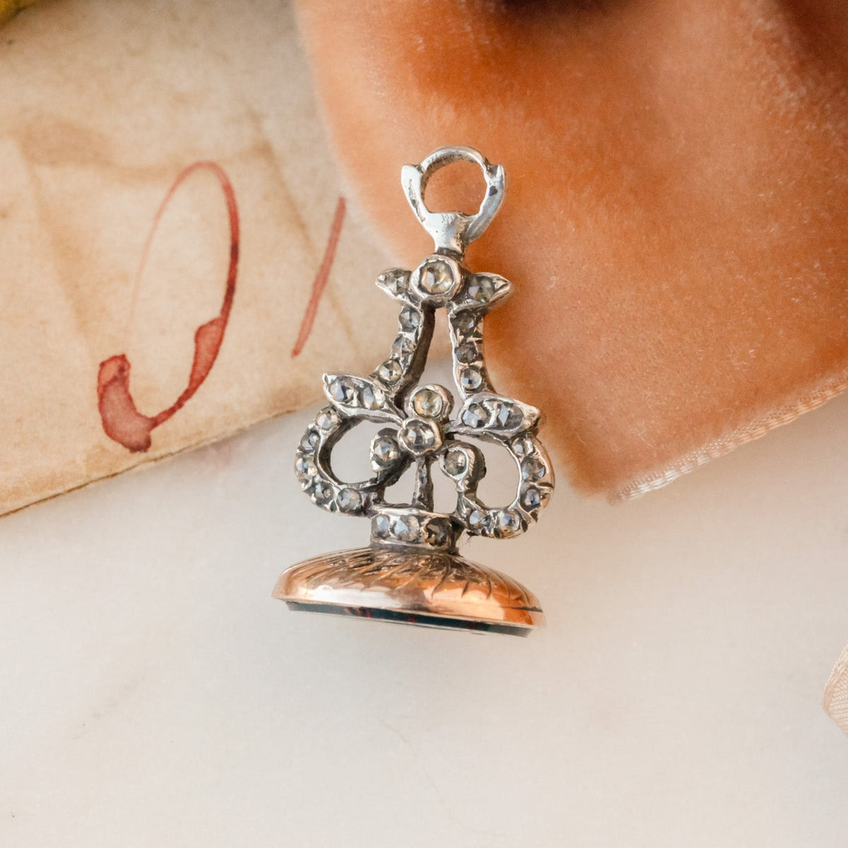 Georgian ‘LE FROID ME CHASSE’ Swallow and Diamond Seal