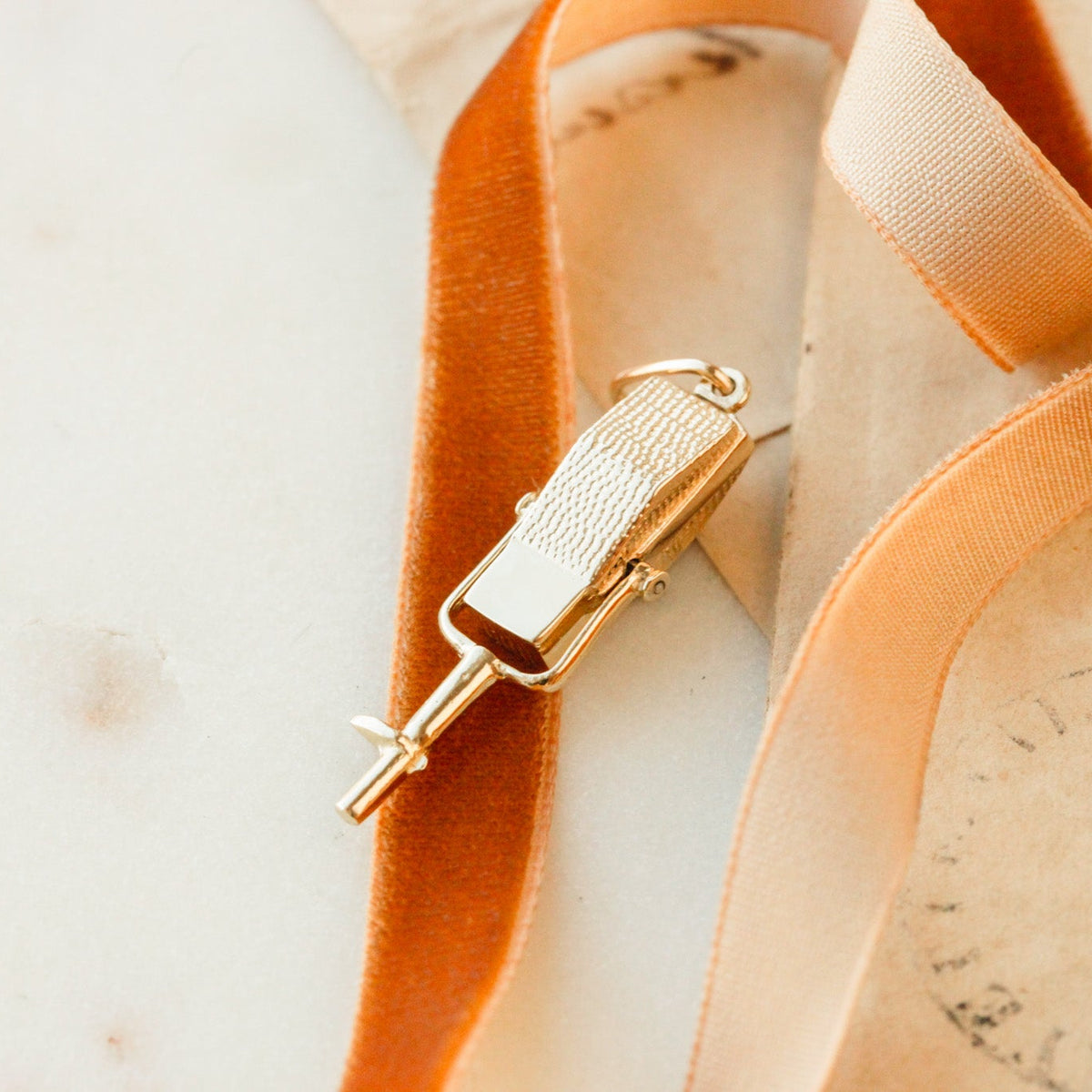 14k Articulating Microphone Charm